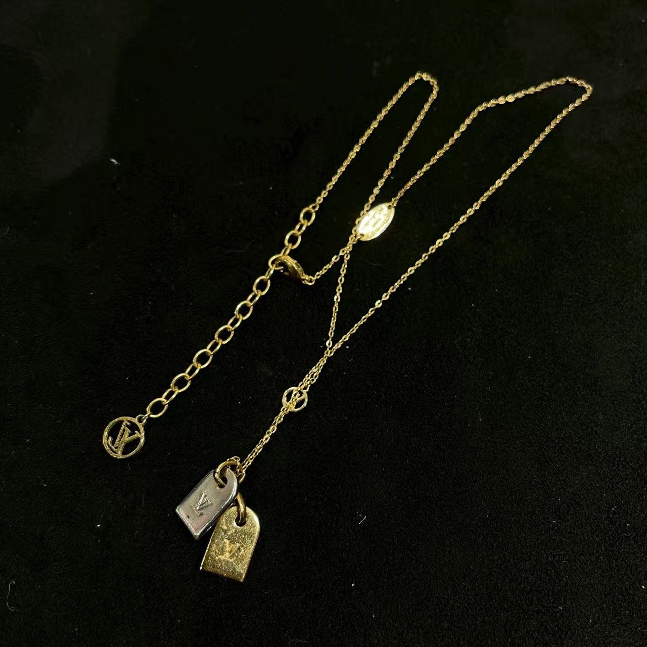 Louis Vuitton Louis Vuitton Retro Silver Necklace OS Women Size ONE SIZE - 2 Thumbnail