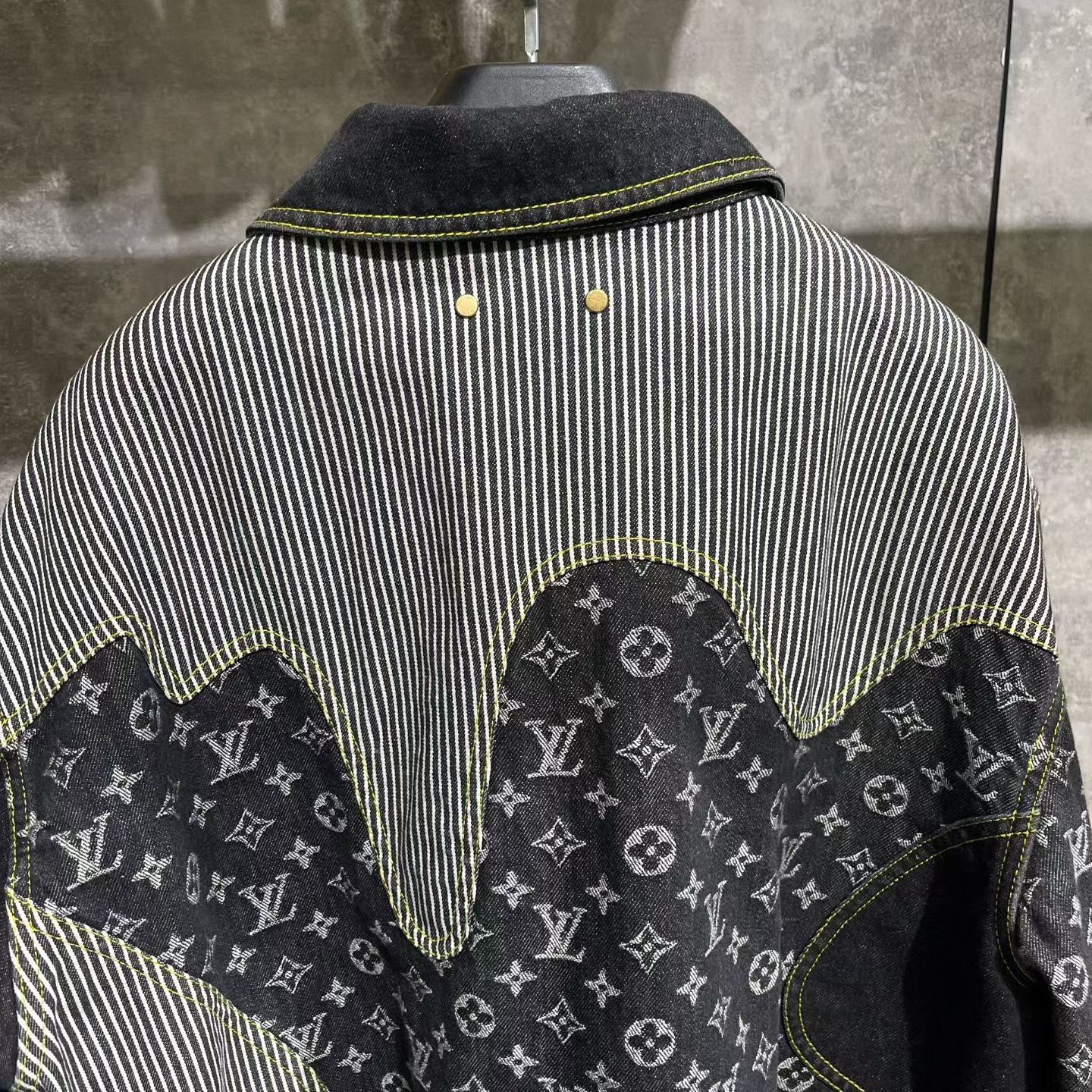 Louis Vuitton Louis Vuitton Collab Denim Light Jacket m Men Size US M / EU 48-50 / 2 - 5 Thumbnail
