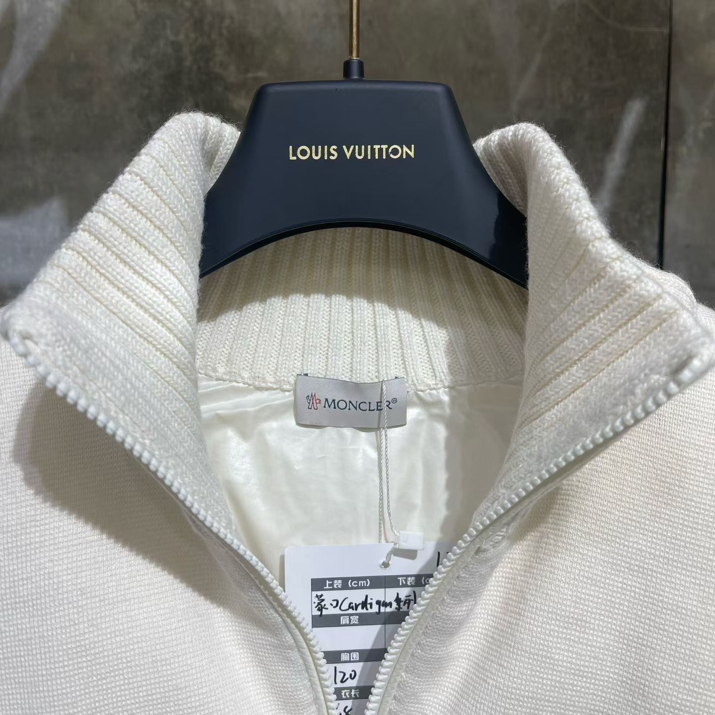 Moncler Moncler Down White Down Jacket L Women Size L / US 10 / IT 46 - 5 Thumbnail