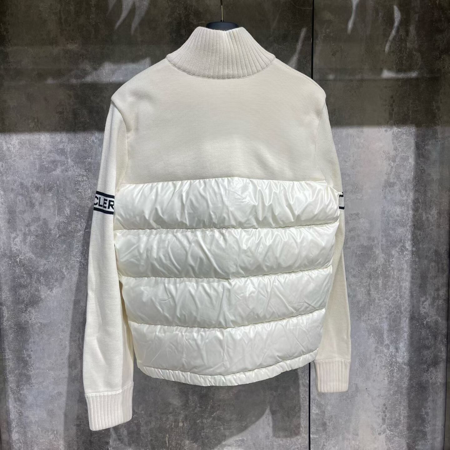 Moncler Moncler Down White Down Jacket L Women Size L / US 10 / IT 46 - 2 Thumbnail