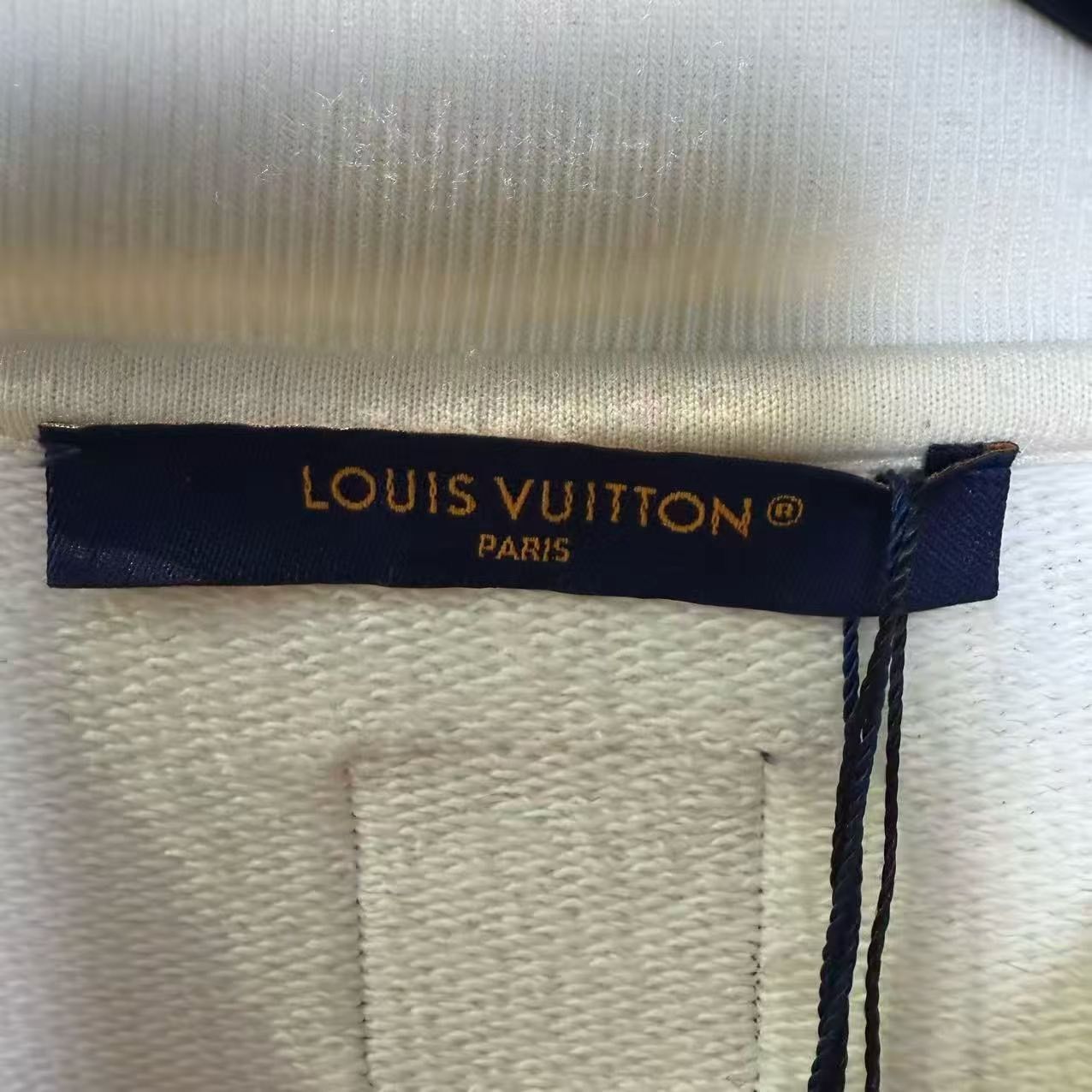 Louis Vuitton Louis Vuitton Embroidered Hoodie l Men Size US L / EU 52-54 / 3 - 3 Thumbnail