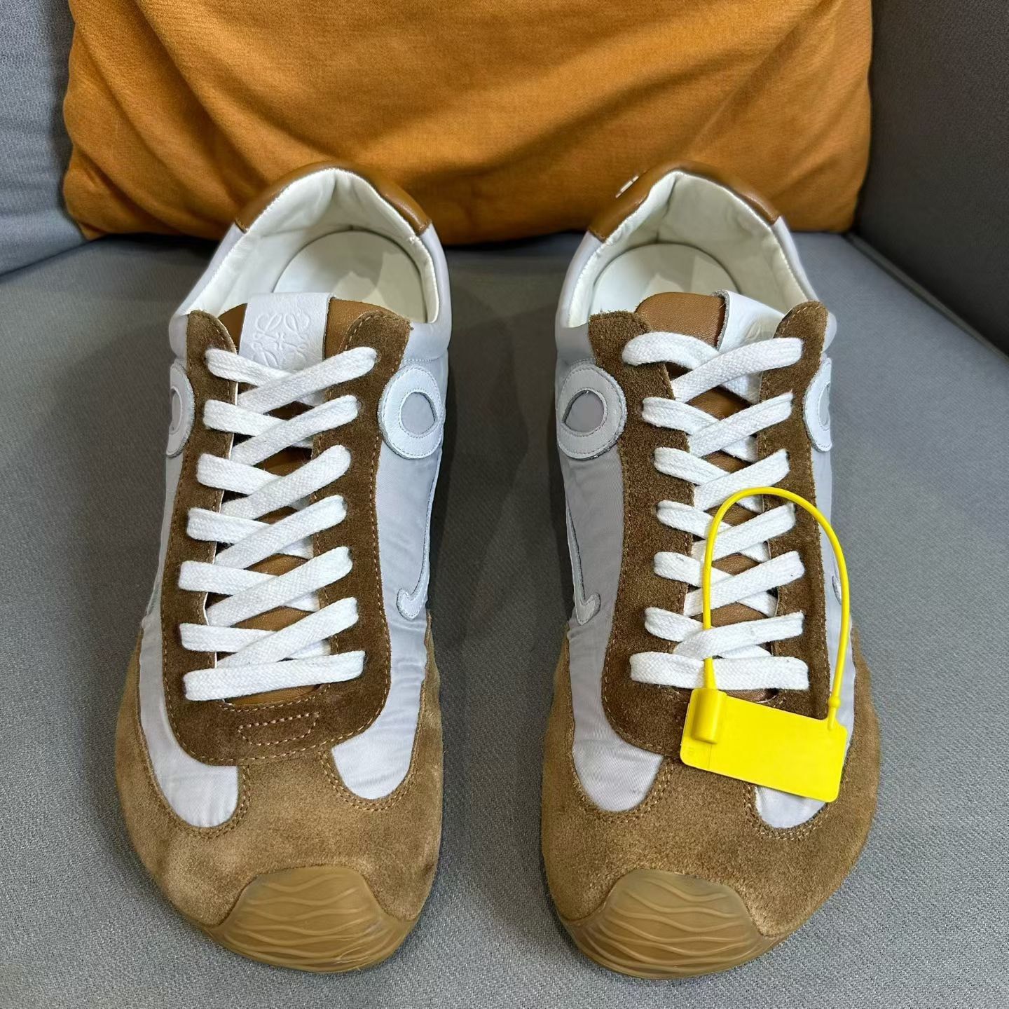 Loewe Loewe Running White Lowtop Sneakers 10 Men Size US 10 / EU 43 - 2 Thumbnail