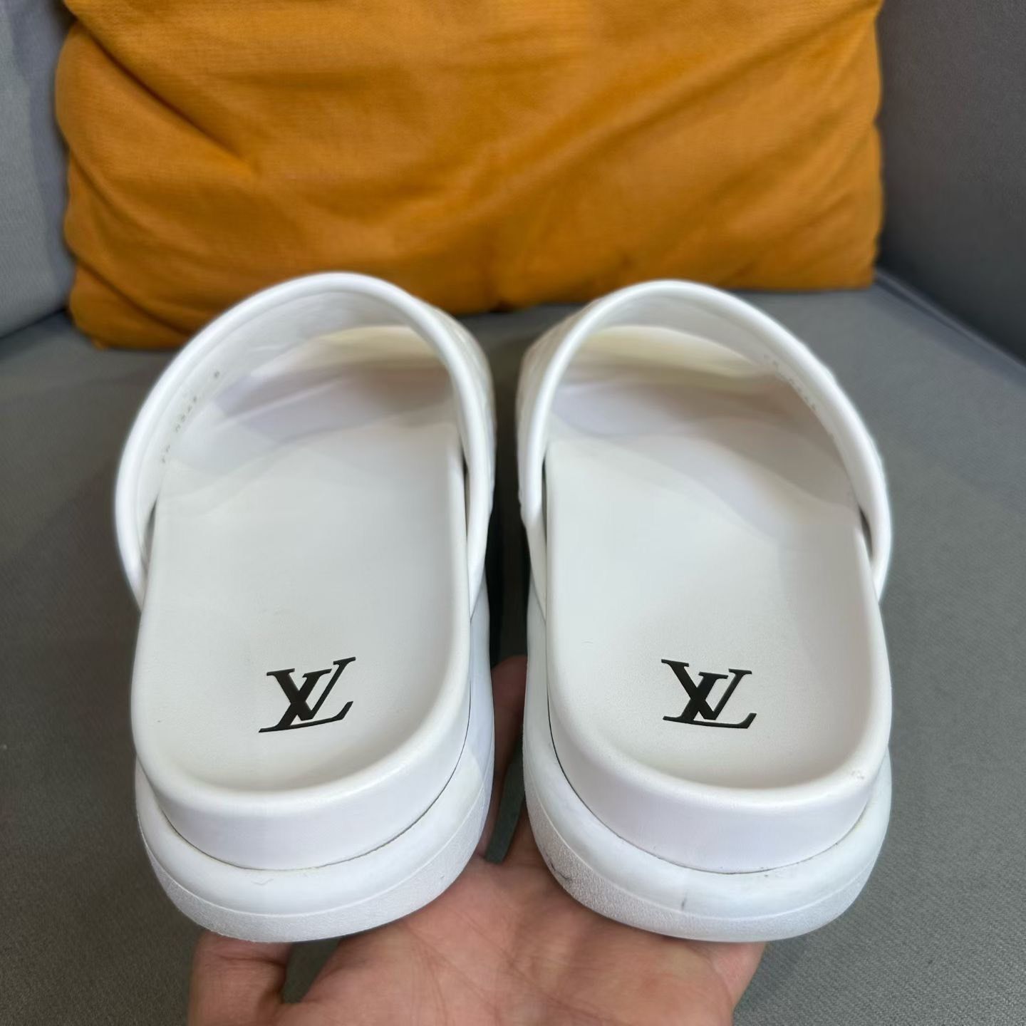 Louis Vuitton Louis Vuitton White Sandals 9 Men Size US 9 / EU 42 - 3 Thumbnail