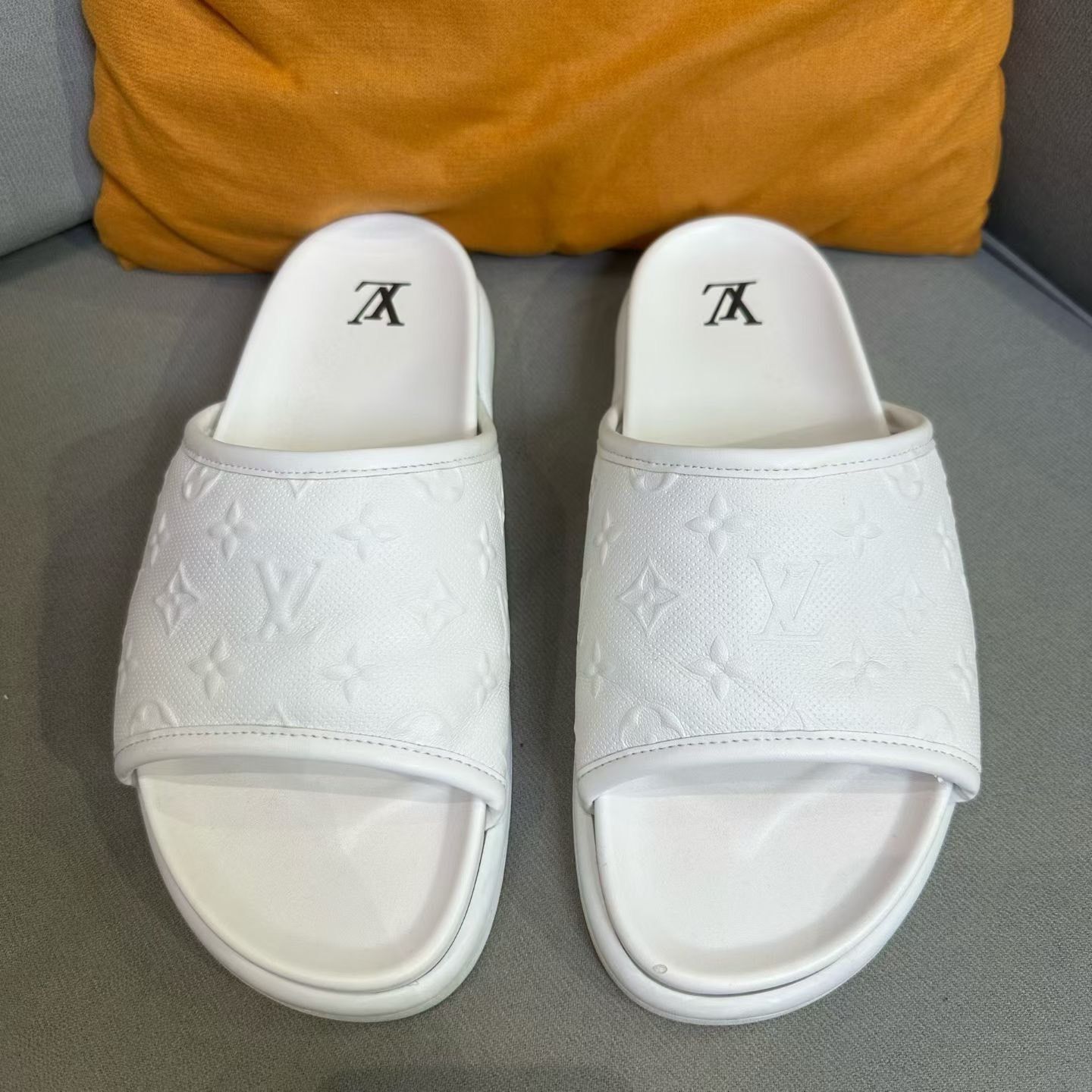 Louis Vuitton Louis Vuitton White Sandals 9 Men Size US 9 / EU 42 - 2 Thumbnail