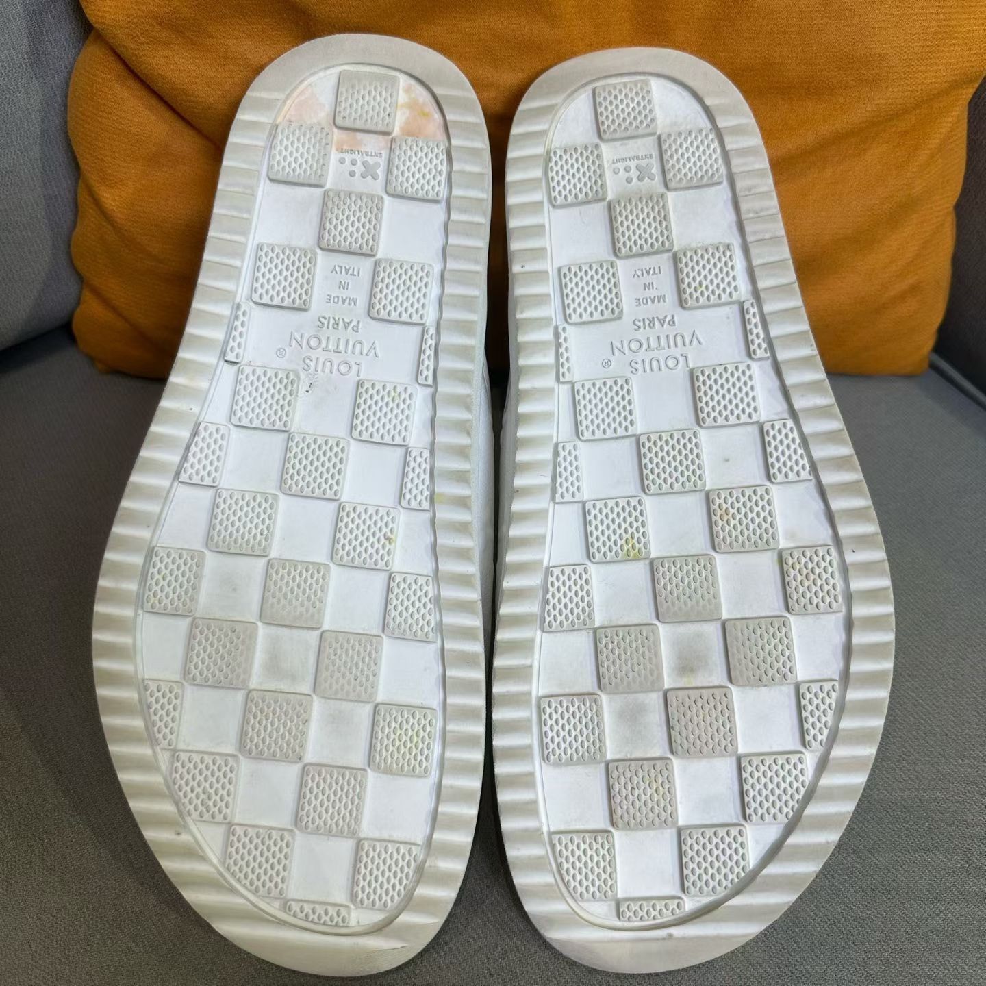 Louis Vuitton Louis Vuitton White Sandals 9 Men Size US 9 / EU 42 - 7 Thumbnail