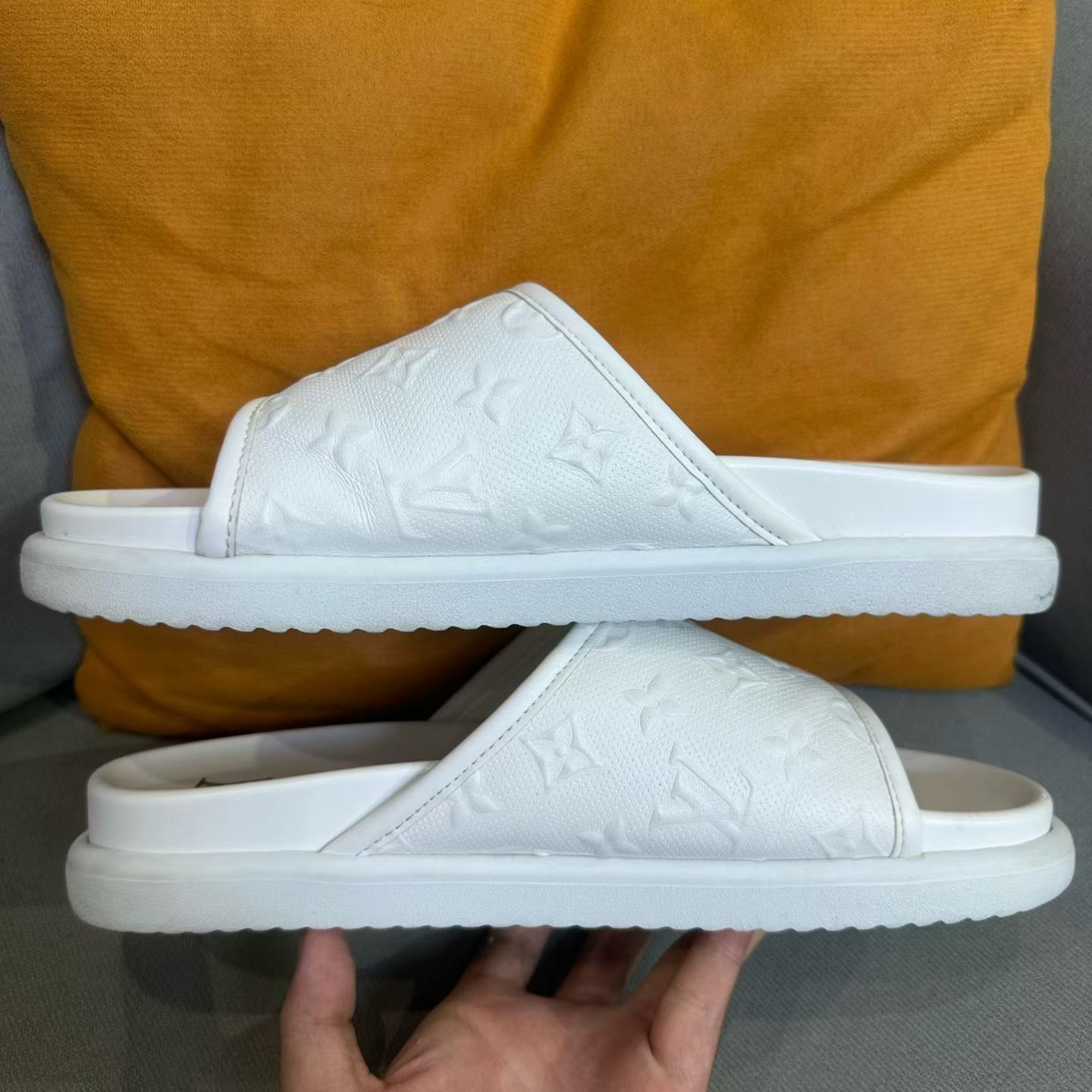 Louis Vuitton Louis Vuitton White Sandals 9 Men Size US 9 / EU 42 - 5 Thumbnail