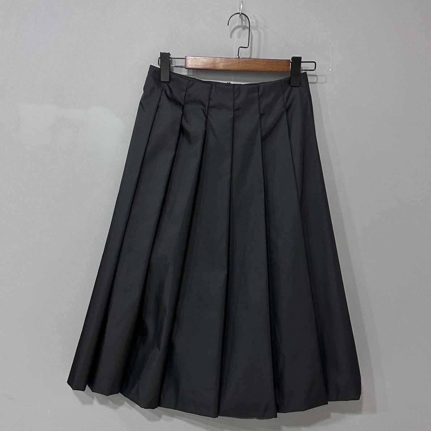 Prada Prada Nylon Skirt 28 Women Size 28" / US 6 / IT 42 - 3 Thumbnail