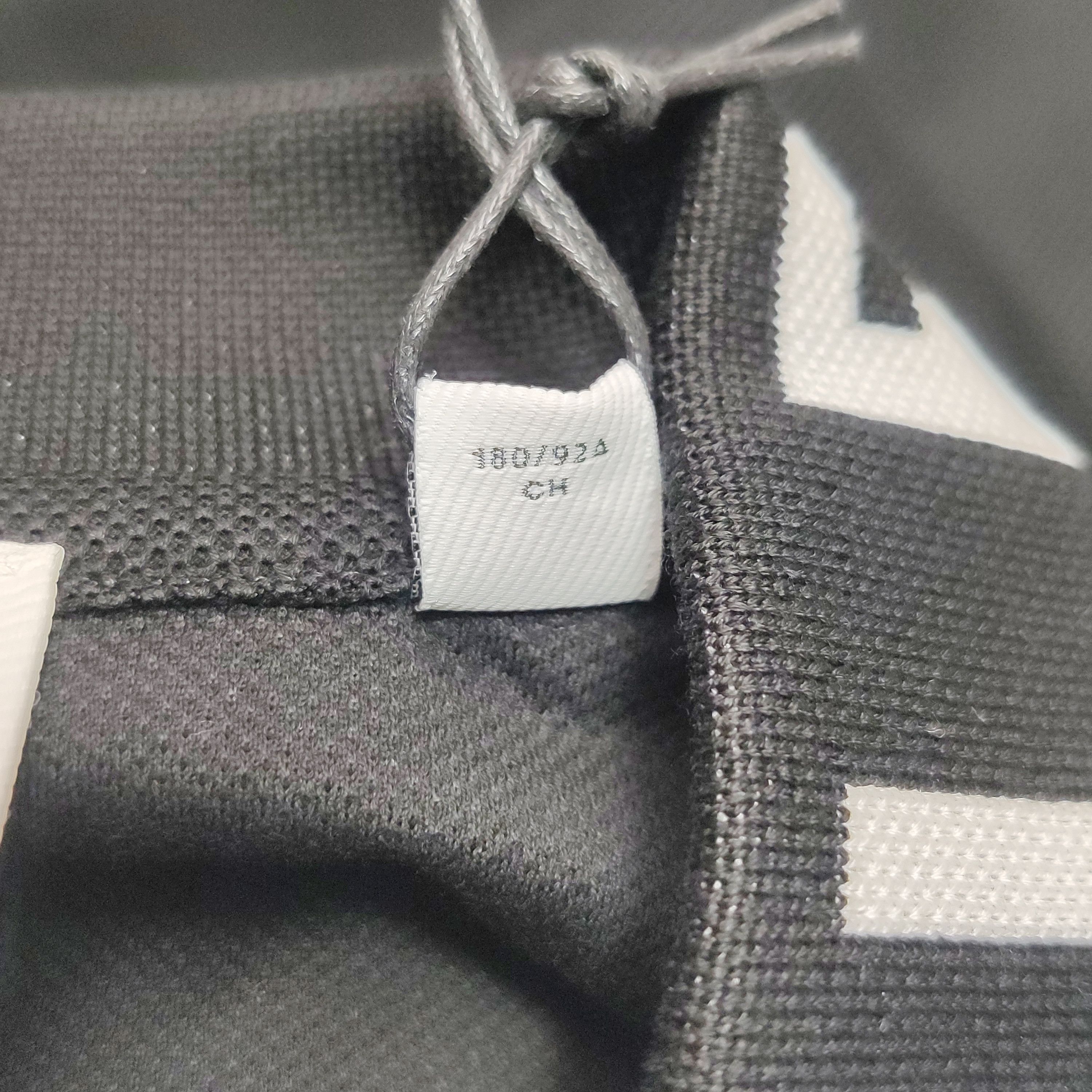 Burberry Burberry Logo Collar Polo Shirt S Size US S / EU 44-46 / 1 - 9 Thumbnail