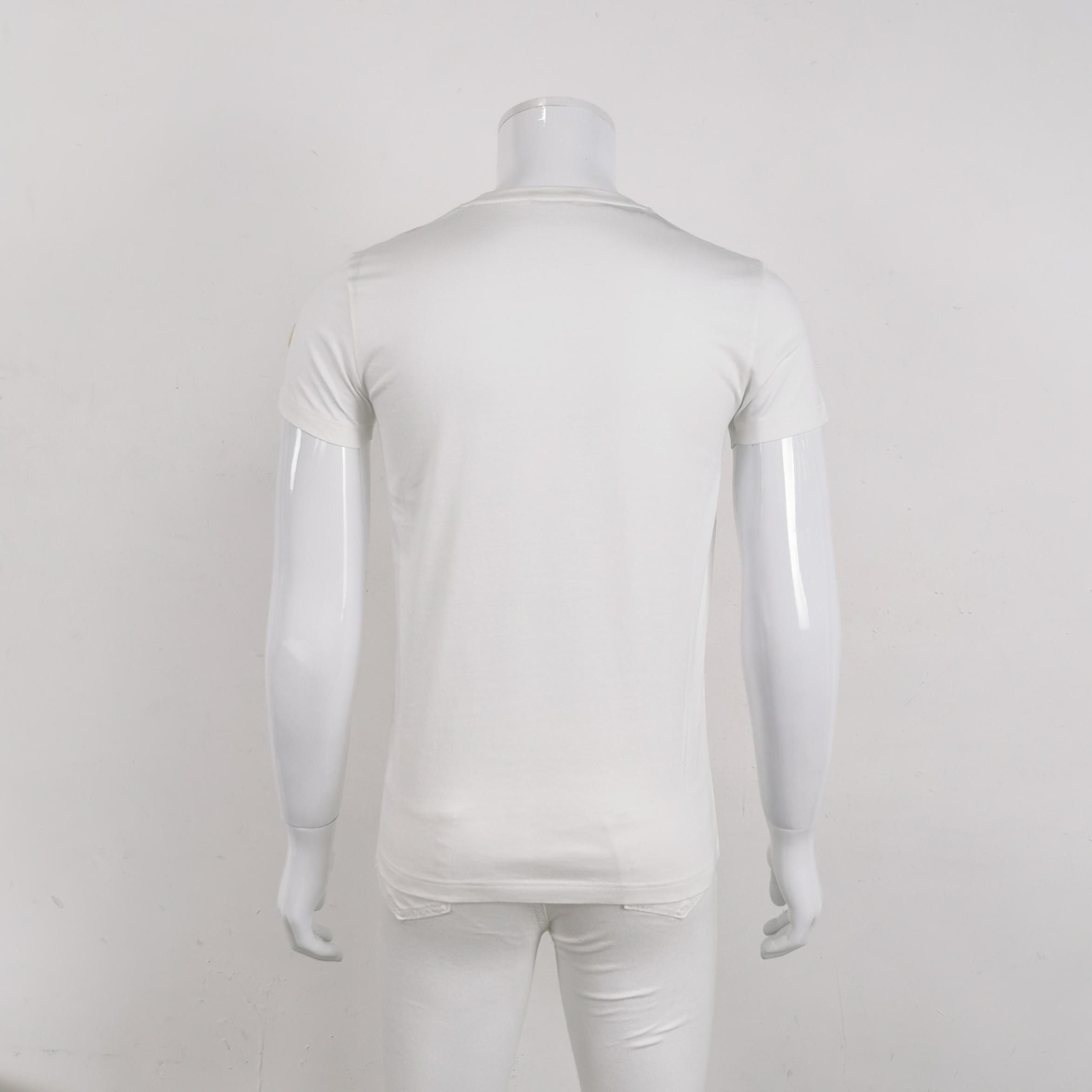 Moncler Moncler Patch Logo White T-Shirt Size M Size US M / EU 48-50 / 2 - 3 Thumbnail