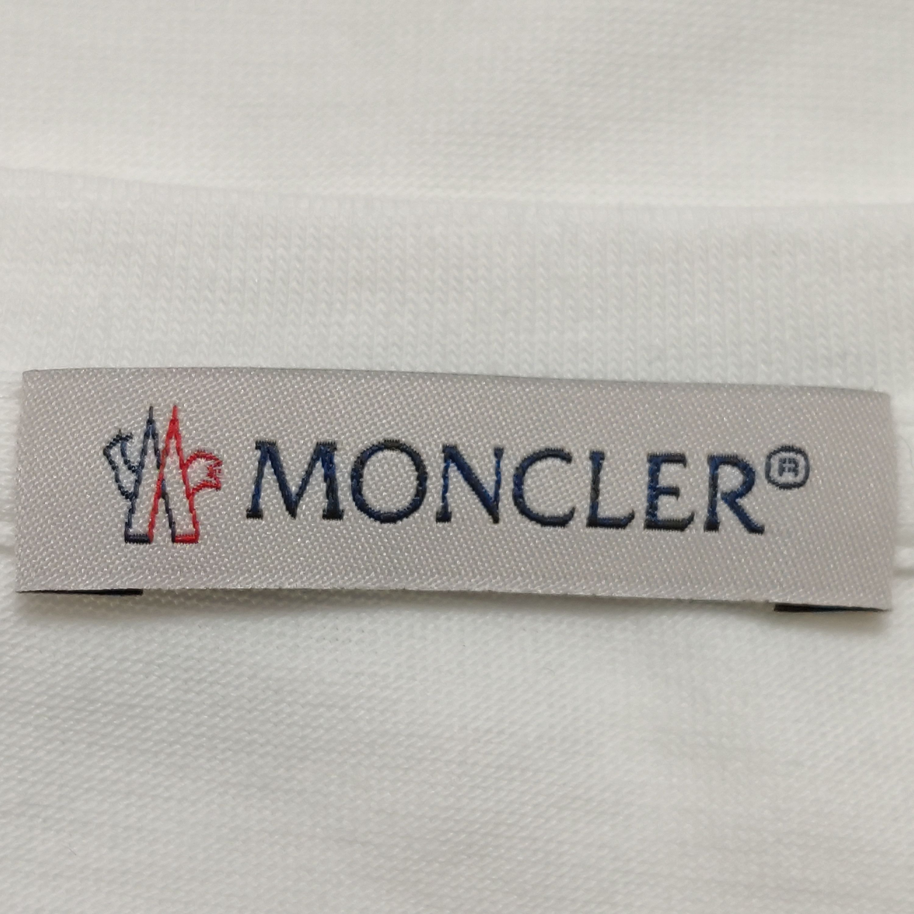 Moncler Moncler Patch Logo White T-Shirt Size M Size US M / EU 48-50 / 2 - 6 Thumbnail