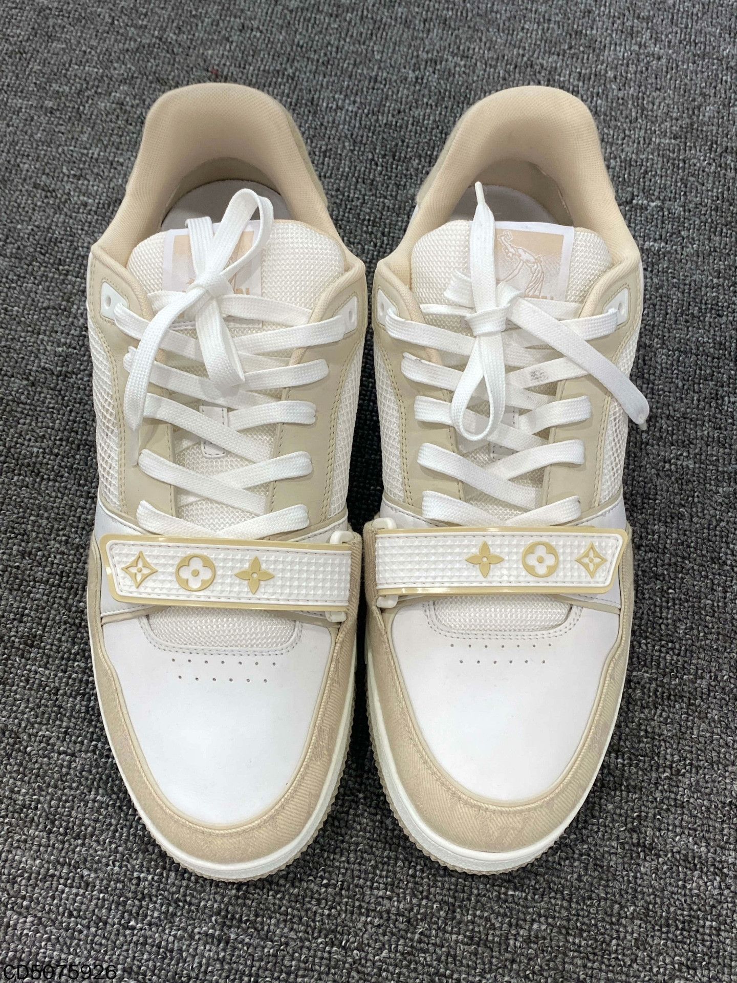 Louis Vuitton Louis Vuitton Retro Denim Beige Lowtop Sneakers 9 Men Size US 9 / EU 42 - 2 Thumbnail