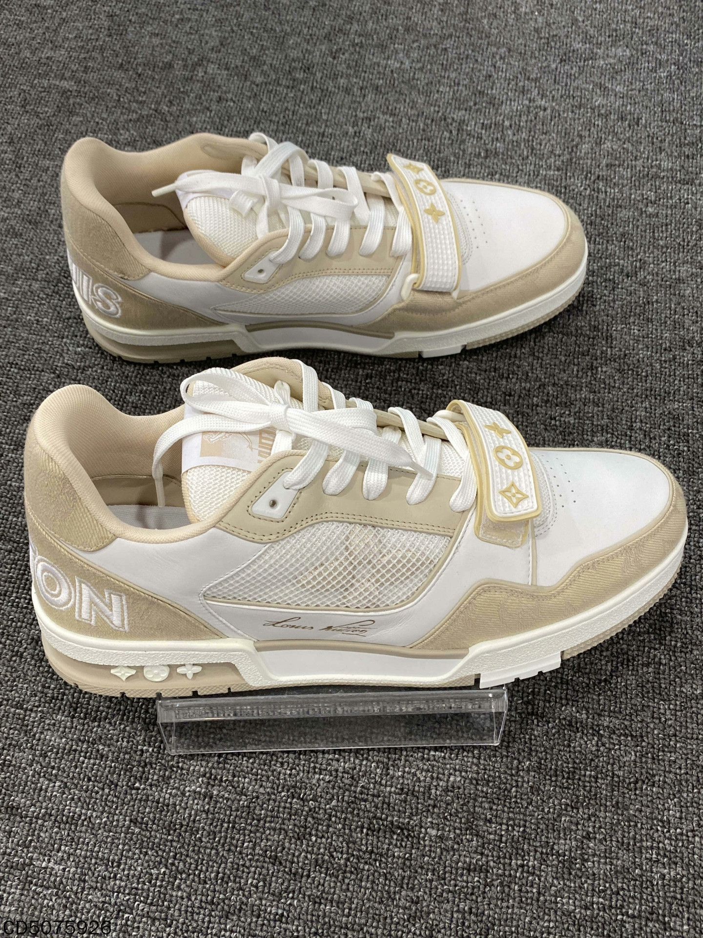Louis Vuitton Louis Vuitton Retro Denim Beige Lowtop Sneakers 9 Men Size US 9 / EU 42 - 3 Thumbnail