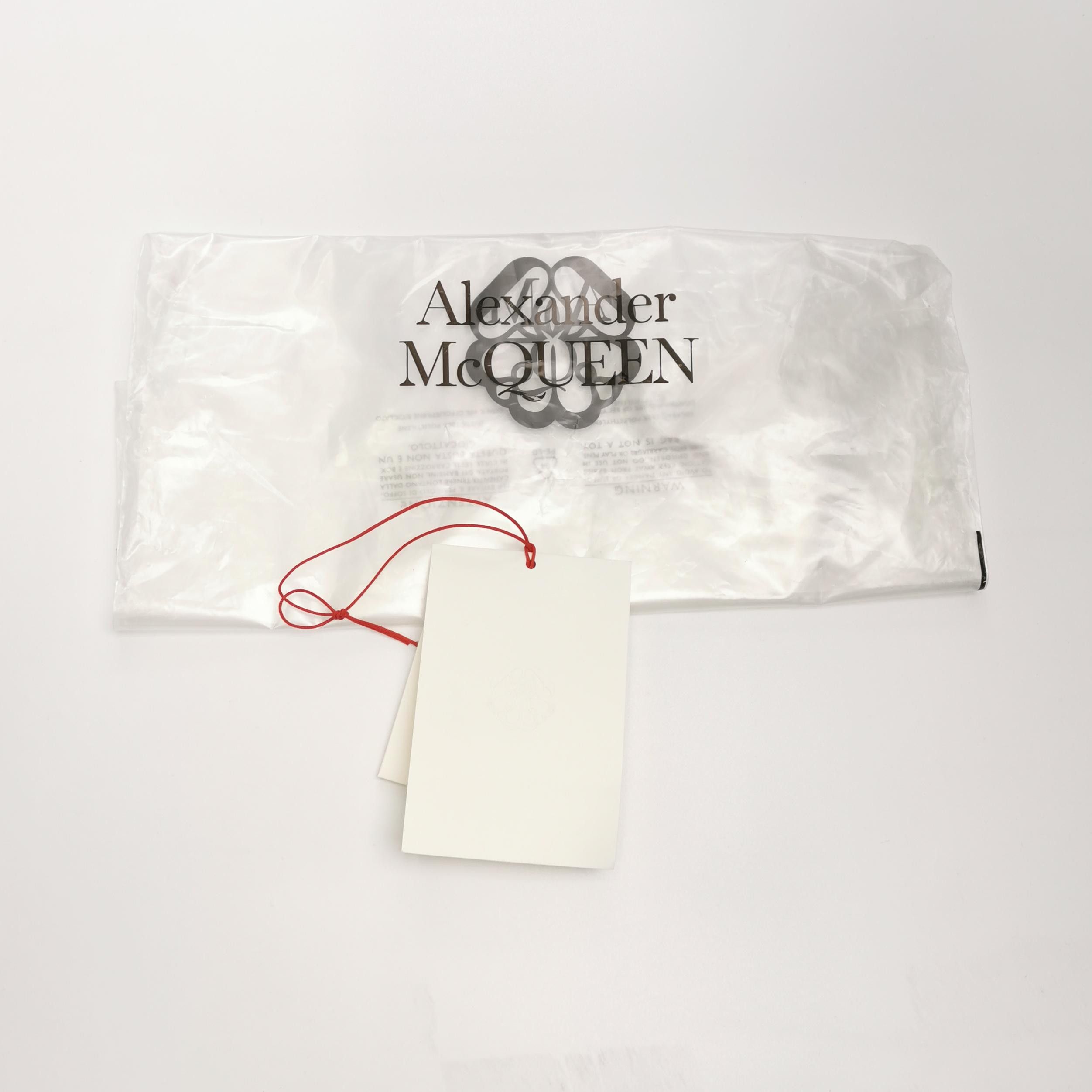 Alexander McQueen Alexander McQueen Logo Graffiti T-Shirt L Size US L / EU 52-54 / 3 - 5 Thumbnail