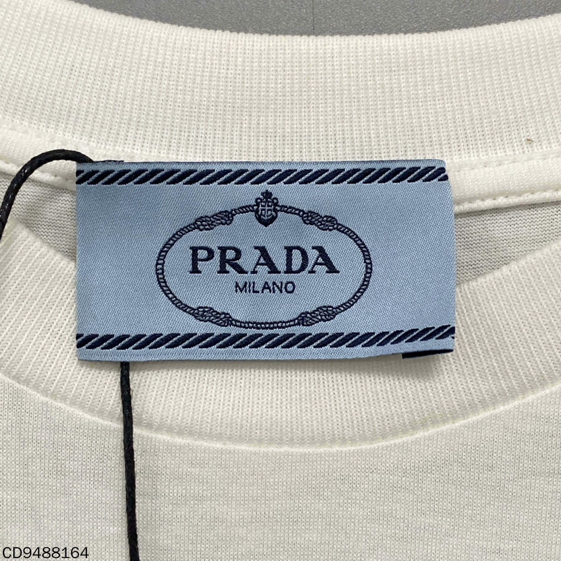 Prada Prada Printed T-Shirt XS Women Size XS / US 0-2 / IT 36-38 - 5 Thumbnail