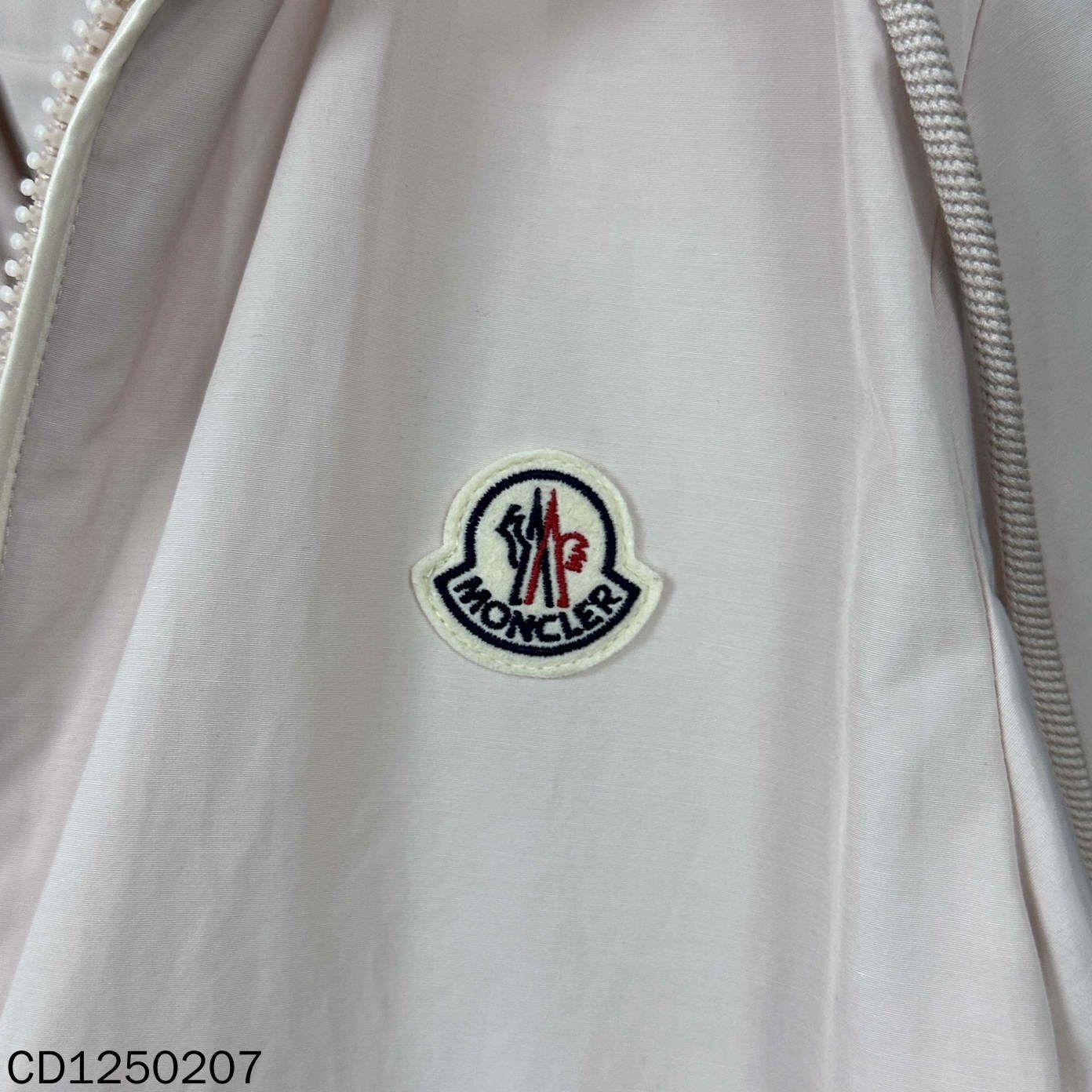 Moncler Moncler Light Jacket s Men Size US S / EU 44-46 / 1 - 5 Thumbnail