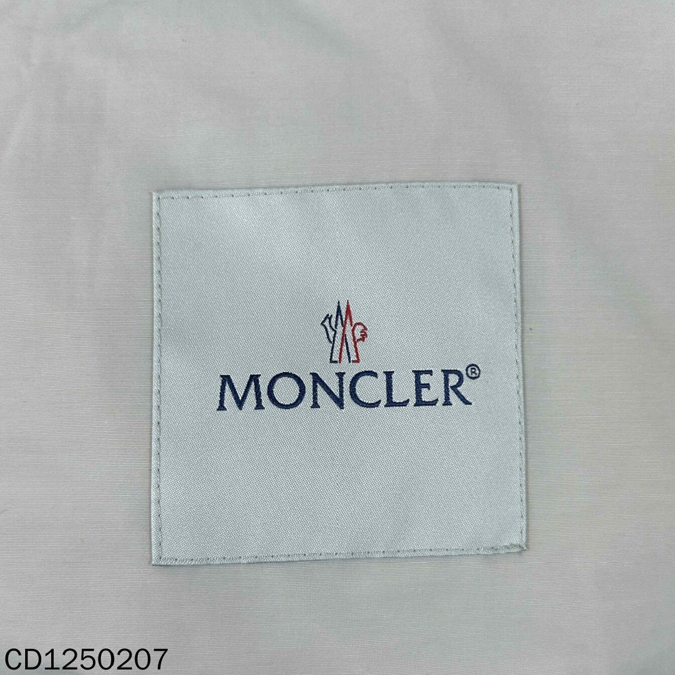 Moncler Moncler Light Jacket s Men Size US S / EU 44-46 / 1 - 7 Thumbnail