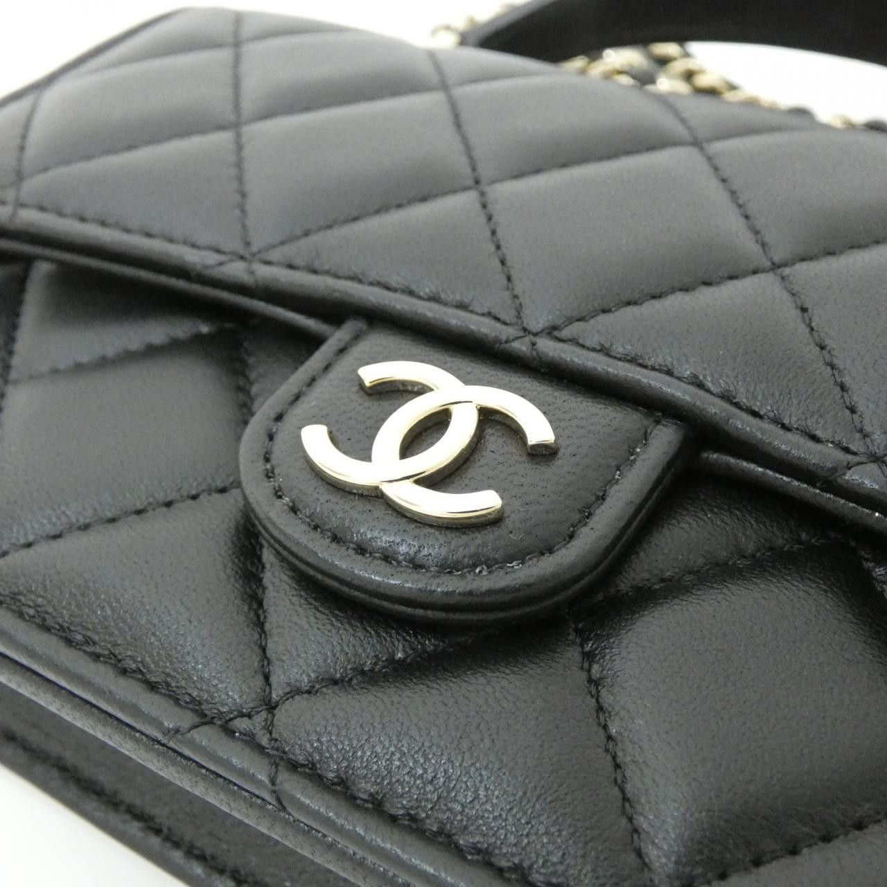 Chanel Chanel Chanel Lambskin Phone Case Leather Phonecase AP3226 DUTY FREE for USA Size ONE SIZE - 4 Thumbnail