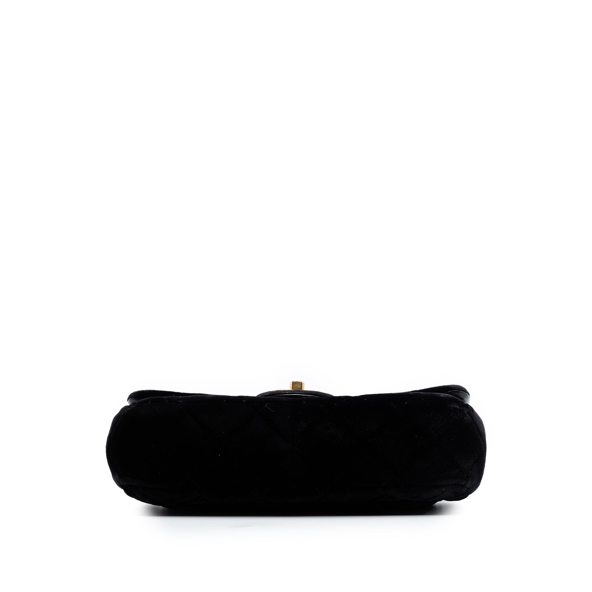 Chanel Small Quilted Velvet CC Eyelet Flap Size ONE SIZE - 3 Thumbnail