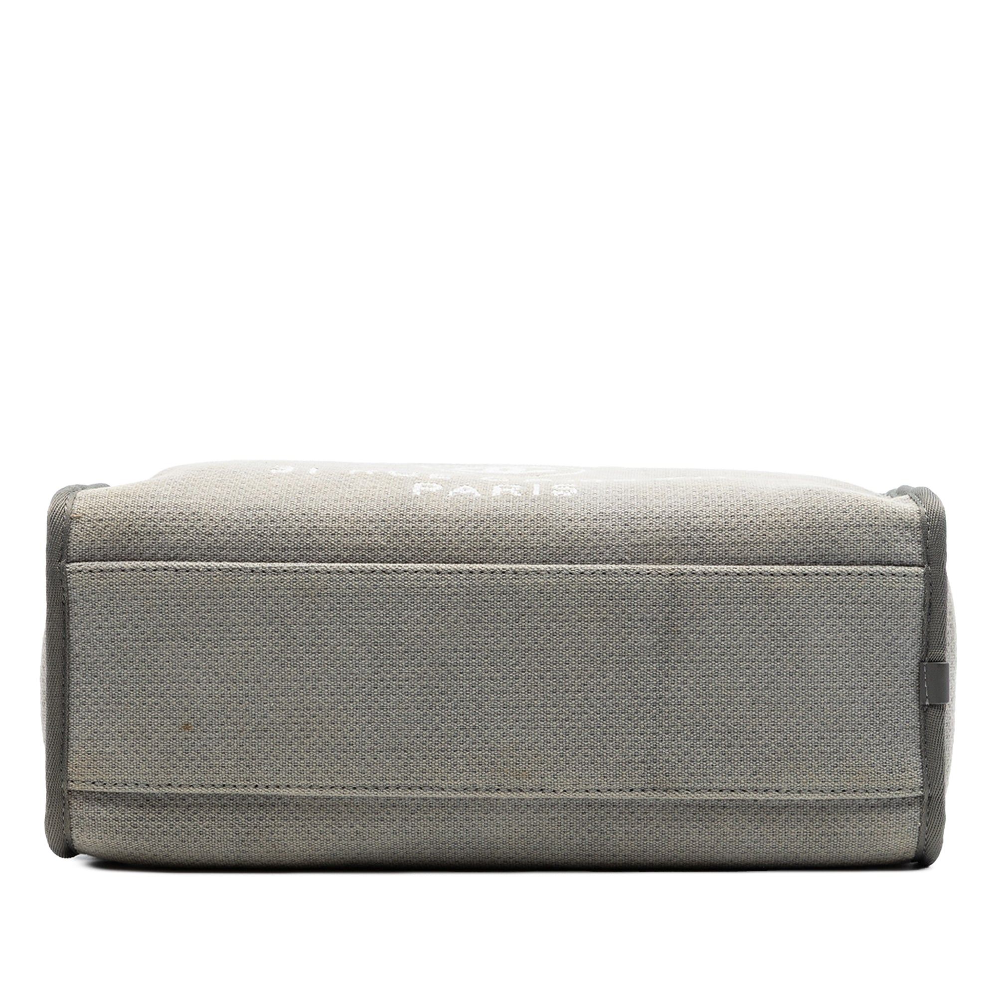 Chanel Large Canvas Deauville Bowling Bag Size ONE SIZE - 3 Thumbnail