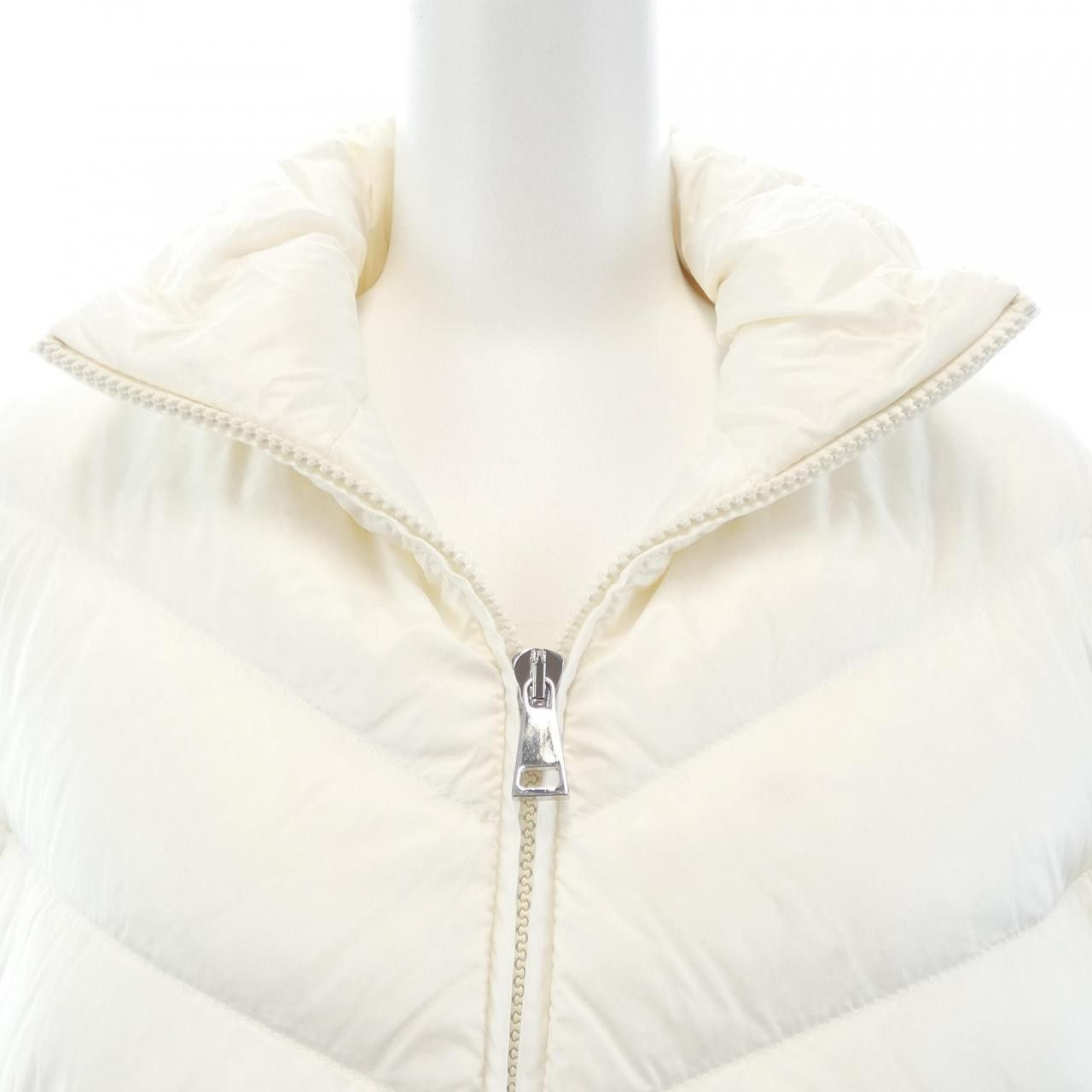 Moncler Moncler Moncler Down Jacket Textile Outerwear 20939B00024 DUTY FREE for USA Size ONE SIZE - 7 Thumbnail