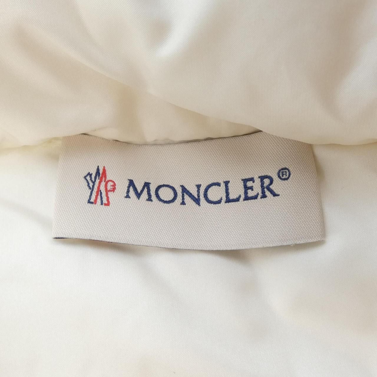 Moncler Moncler Moncler Down Jacket Textile Outerwear 20939B00024 DUTY FREE for USA Size ONE SIZE - 6 Thumbnail