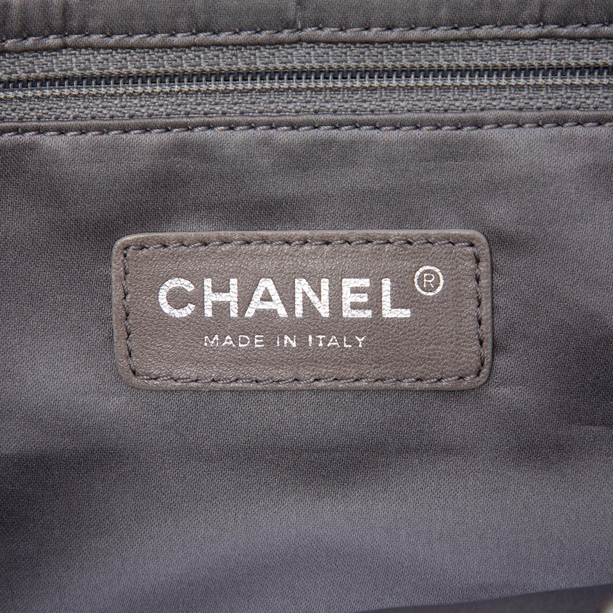 Chanel Medium Reissue Perforated Calfskin Drill Flap Size ONE SIZE - 5 Thumbnail