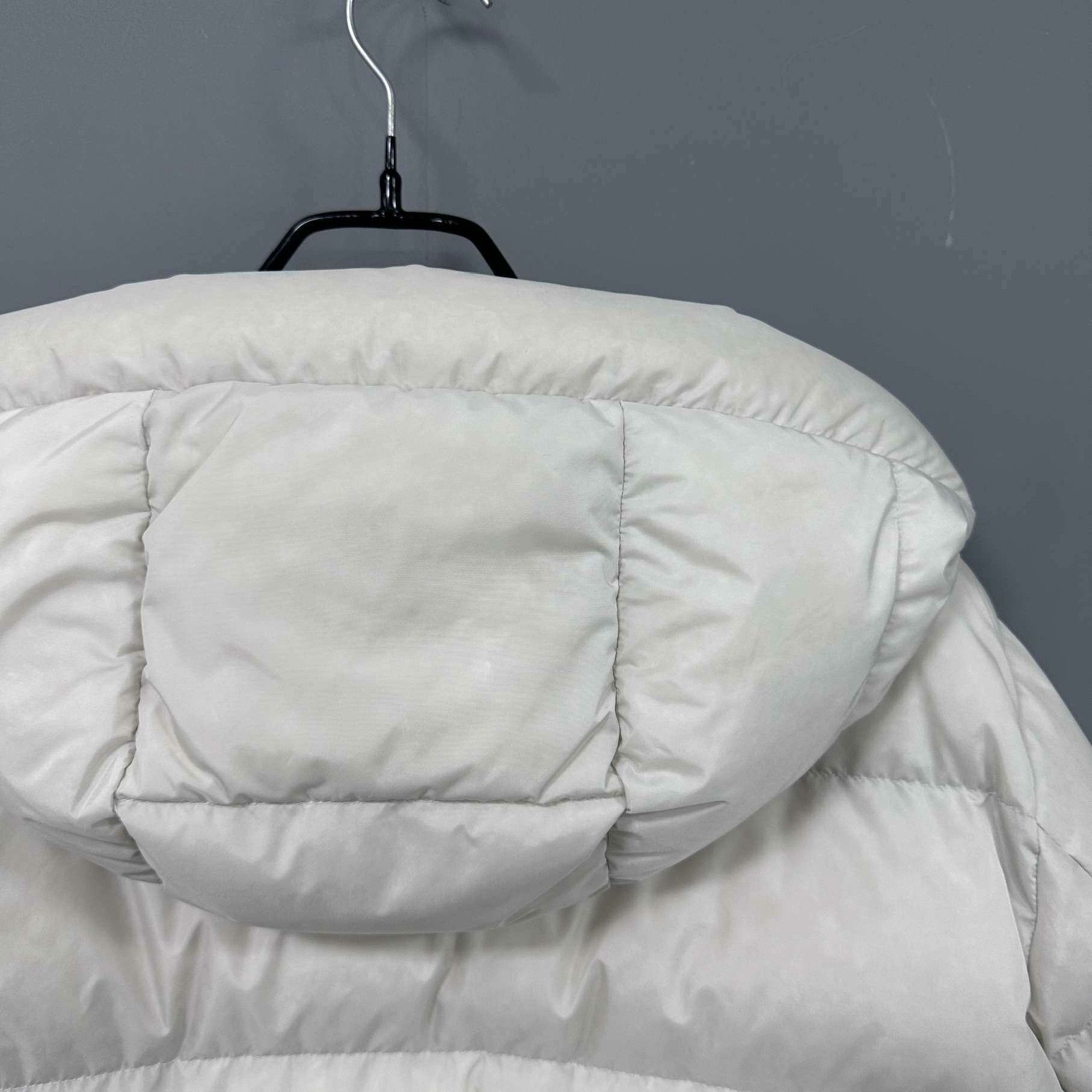 Moncler Moncler Down Cropped White Heavy Coat s Men Size US S / EU 44-46 / 1 - 7 Thumbnail