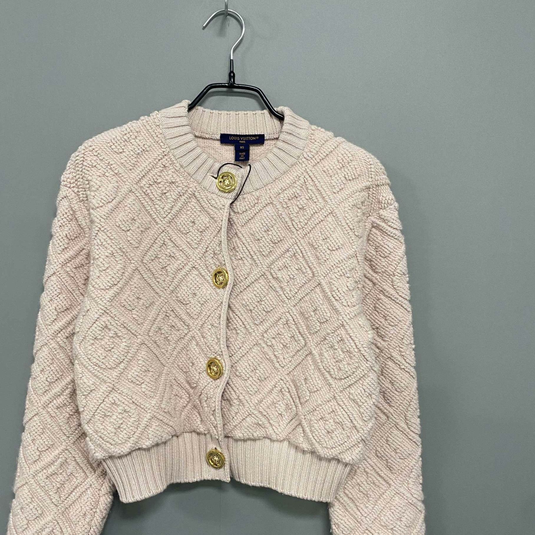 Louis Vuitton Louis Vuitton Knit Gold T-Shirt XS Women Size XS / US 0-2 / IT 36-38 - 2 Thumbnail