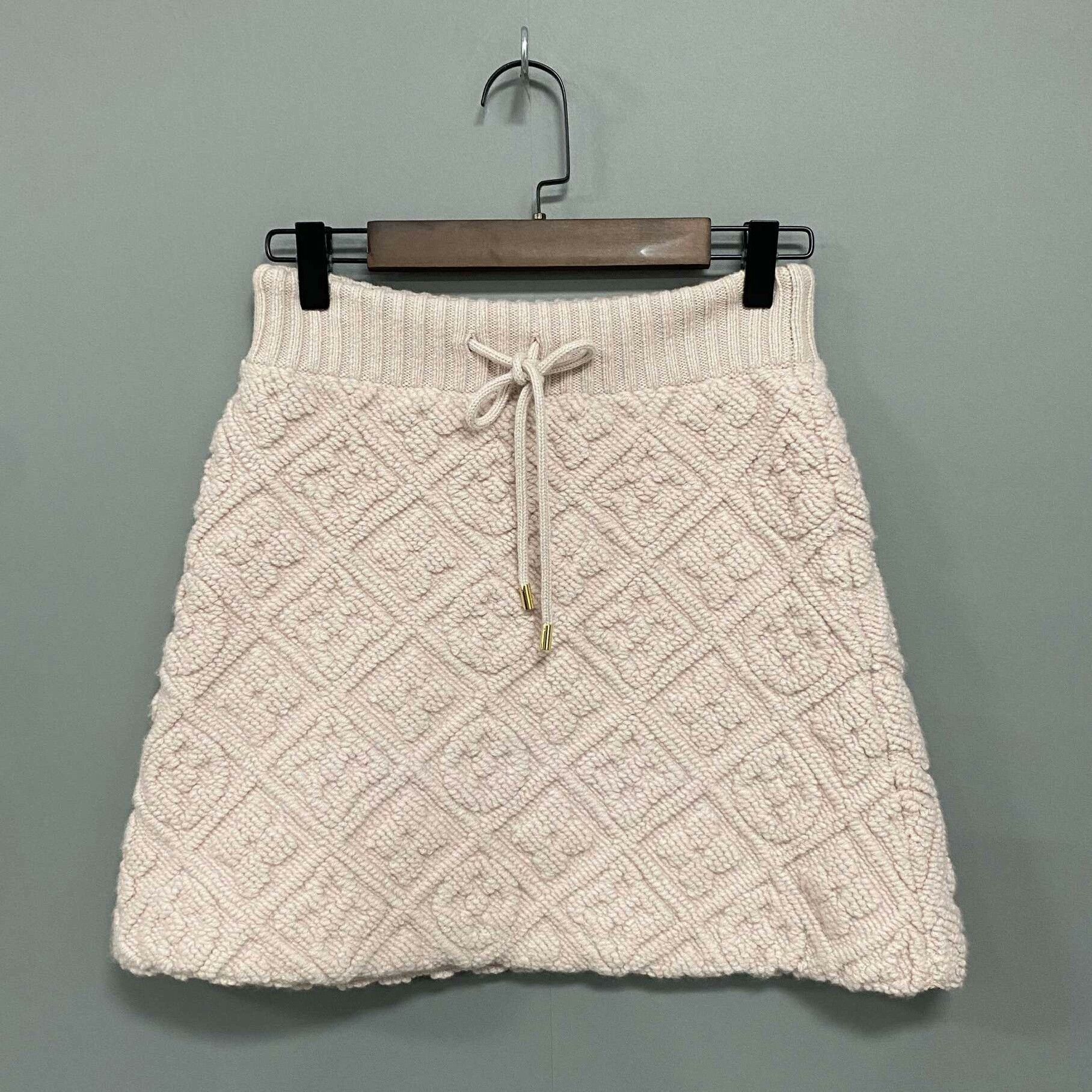 Louis Vuitton Louis Vuitton Knit Gold T-Shirt XS Women Size XS / US 0-2 / IT 36-38 - 4 Thumbnail