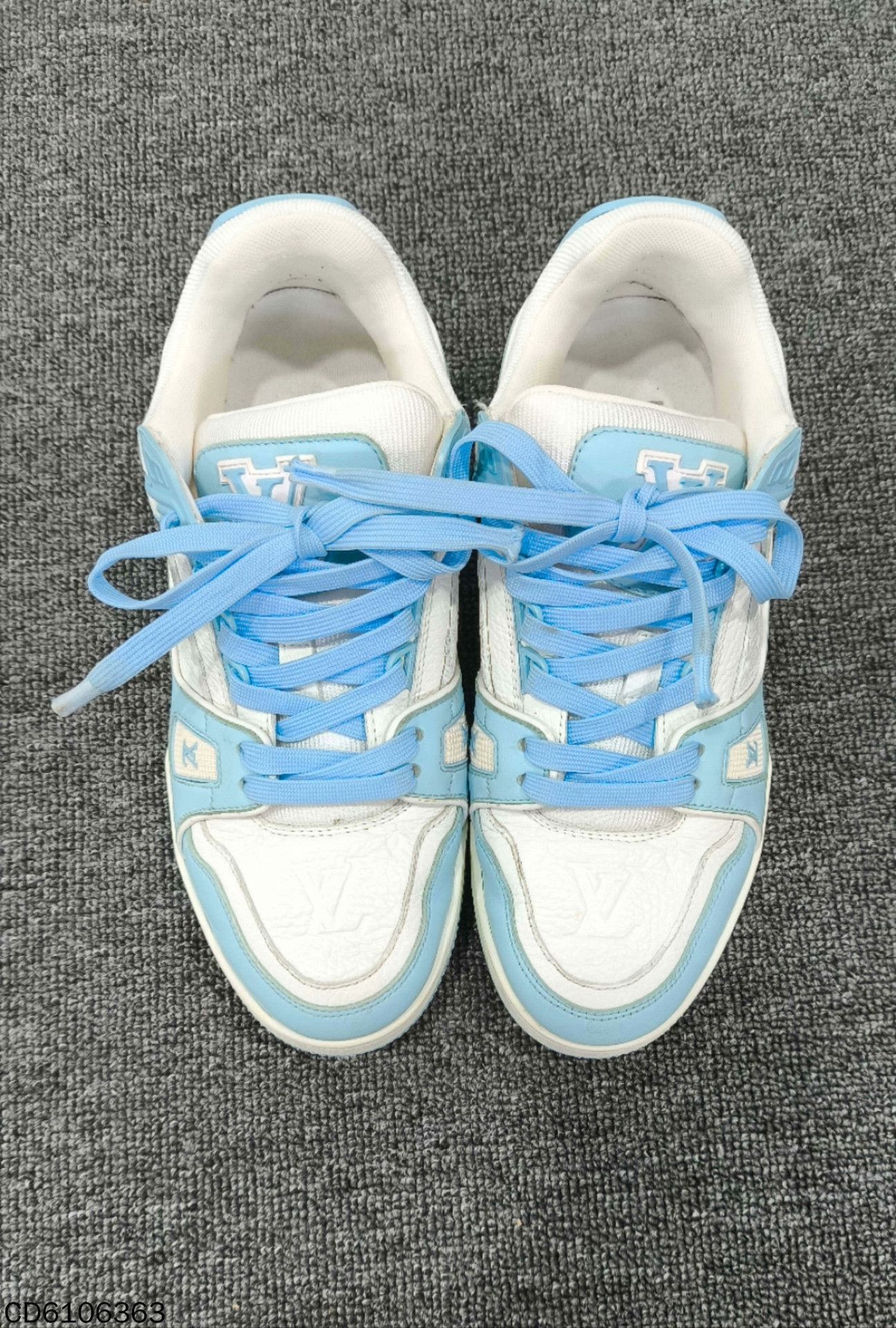 Louis Vuitton Louis Vuitton Training Blue Lowtop Sneakers us_8 Women Size US 8 / IT 38 - 2 Thumbnail