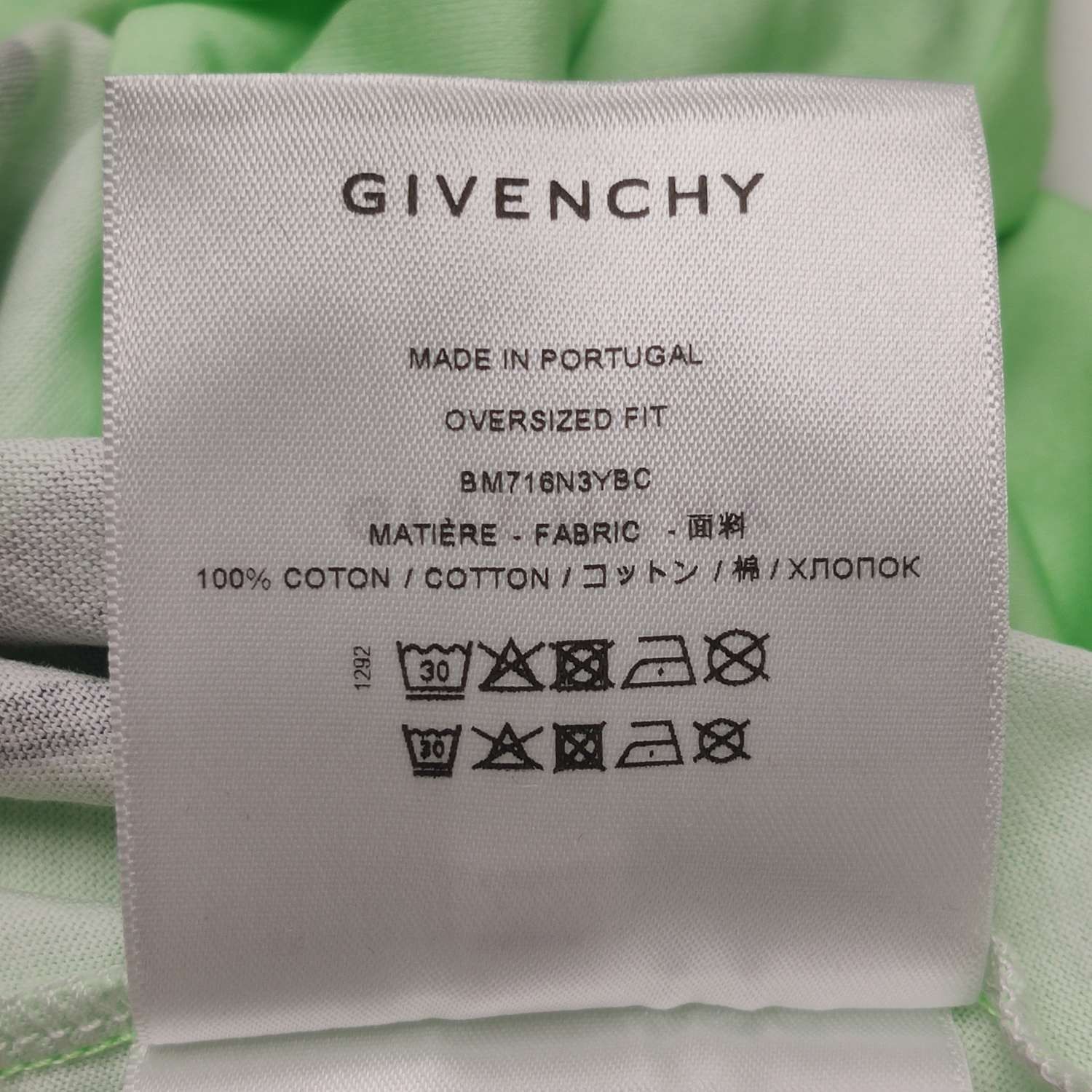 Givenchy Givenchy Padlock Print T-Shirt XS Size US XS / EU 42 / 0 - 8 Thumbnail