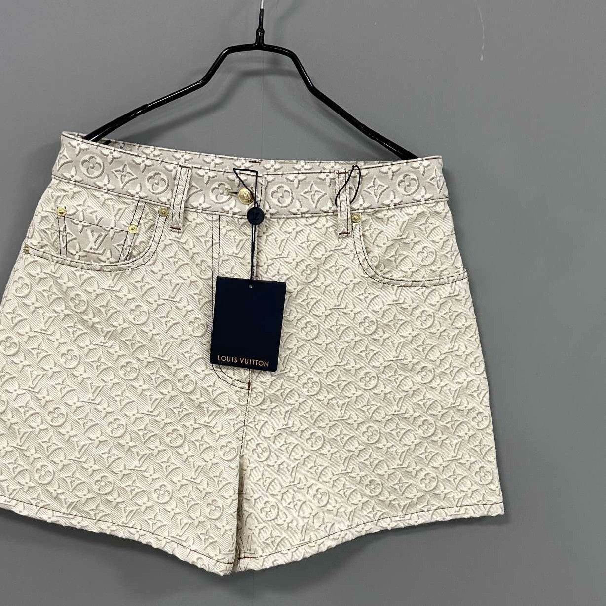 Louis Vuitton Louis Vuitton Denim Jeans 26 Women Size 26" / US 2 / IT 38 - 2 Thumbnail