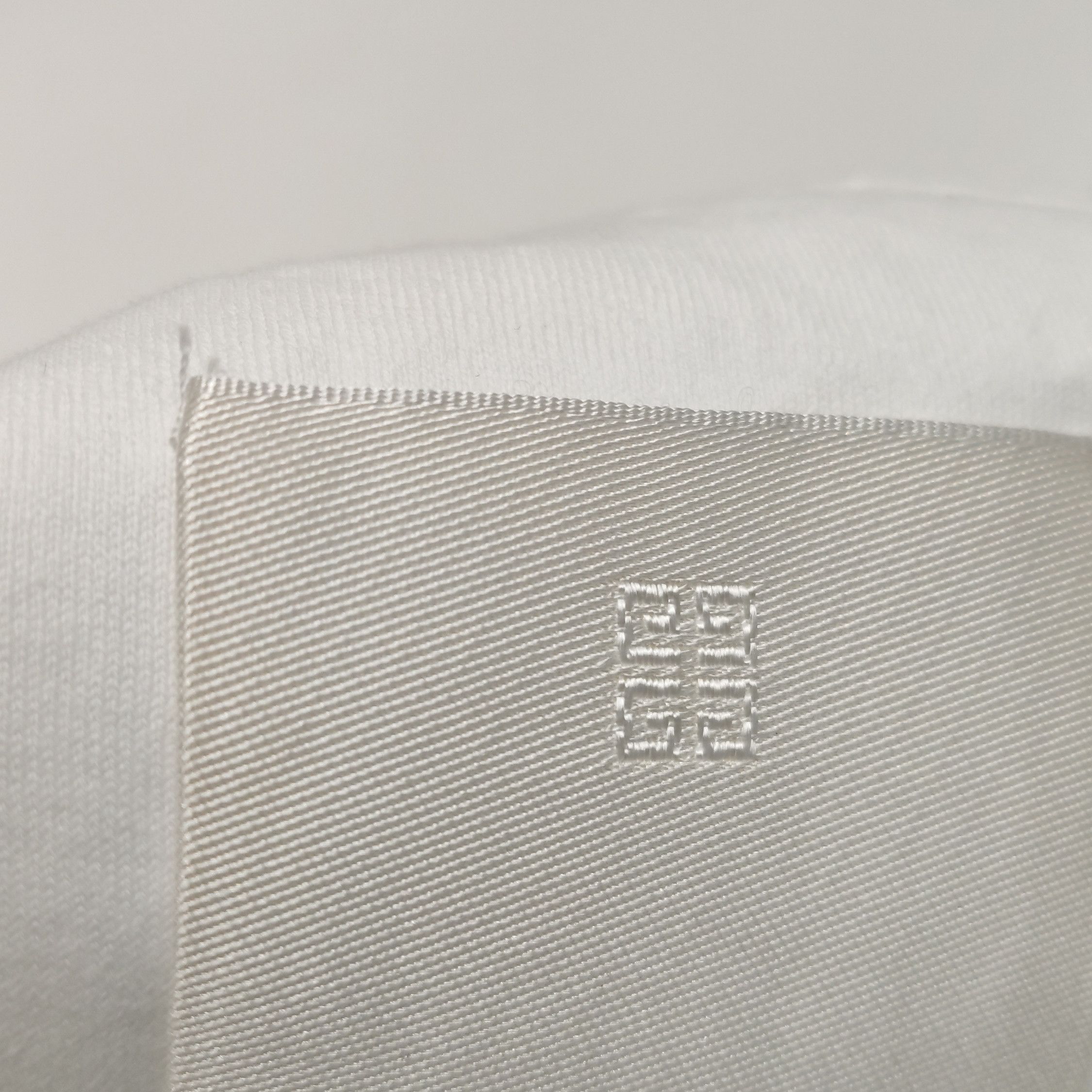 Givenchy Givenchy Crest Logo Pocket T-Shirt Size S Size US S / EU 44-46 / 1 - 11 Thumbnail