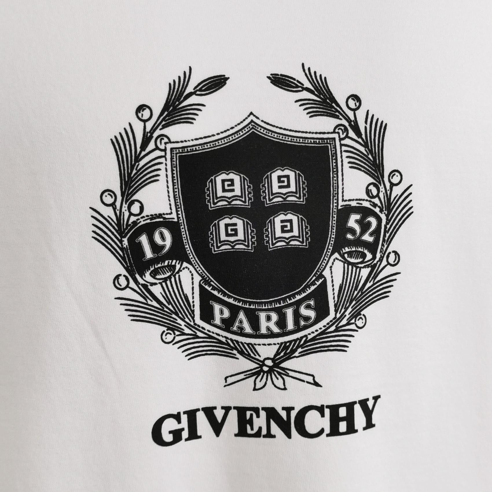 Givenchy Givenchy Crest Logo T-Shirt L Size US L / EU 52-54 / 3 - 4 Thumbnail