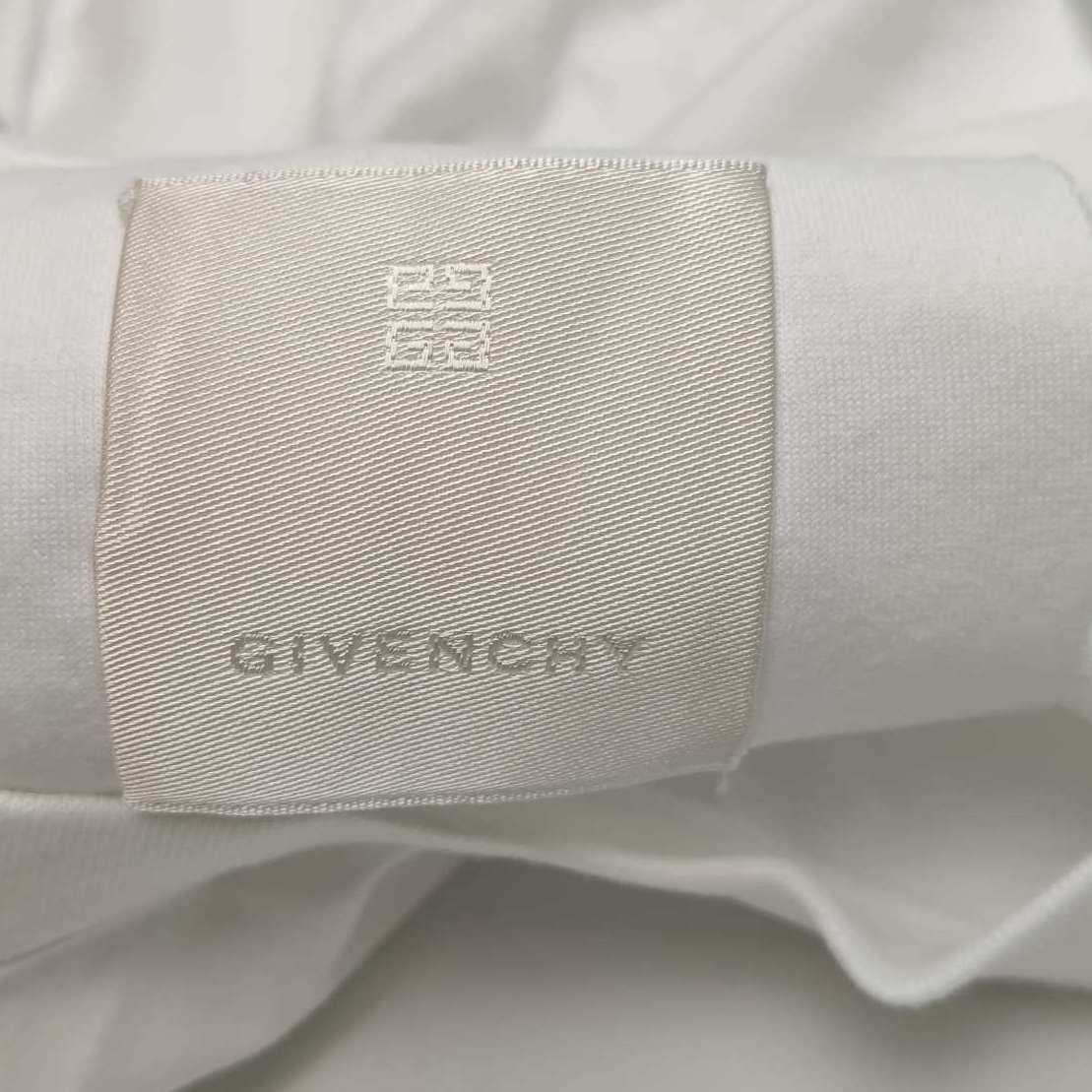 Givenchy Givenchy Crest Logo Pocket T-Shirt Size M Size US M / EU 48-50 / 2 - 6 Thumbnail