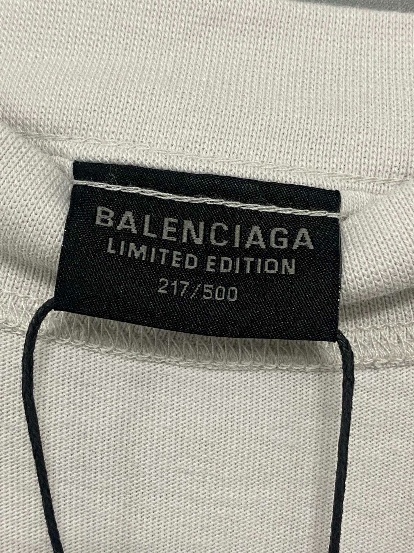 Balenciaga Balenciaga T-Shirt l Men Size US L / EU 52-54 / 3 - 6 Thumbnail