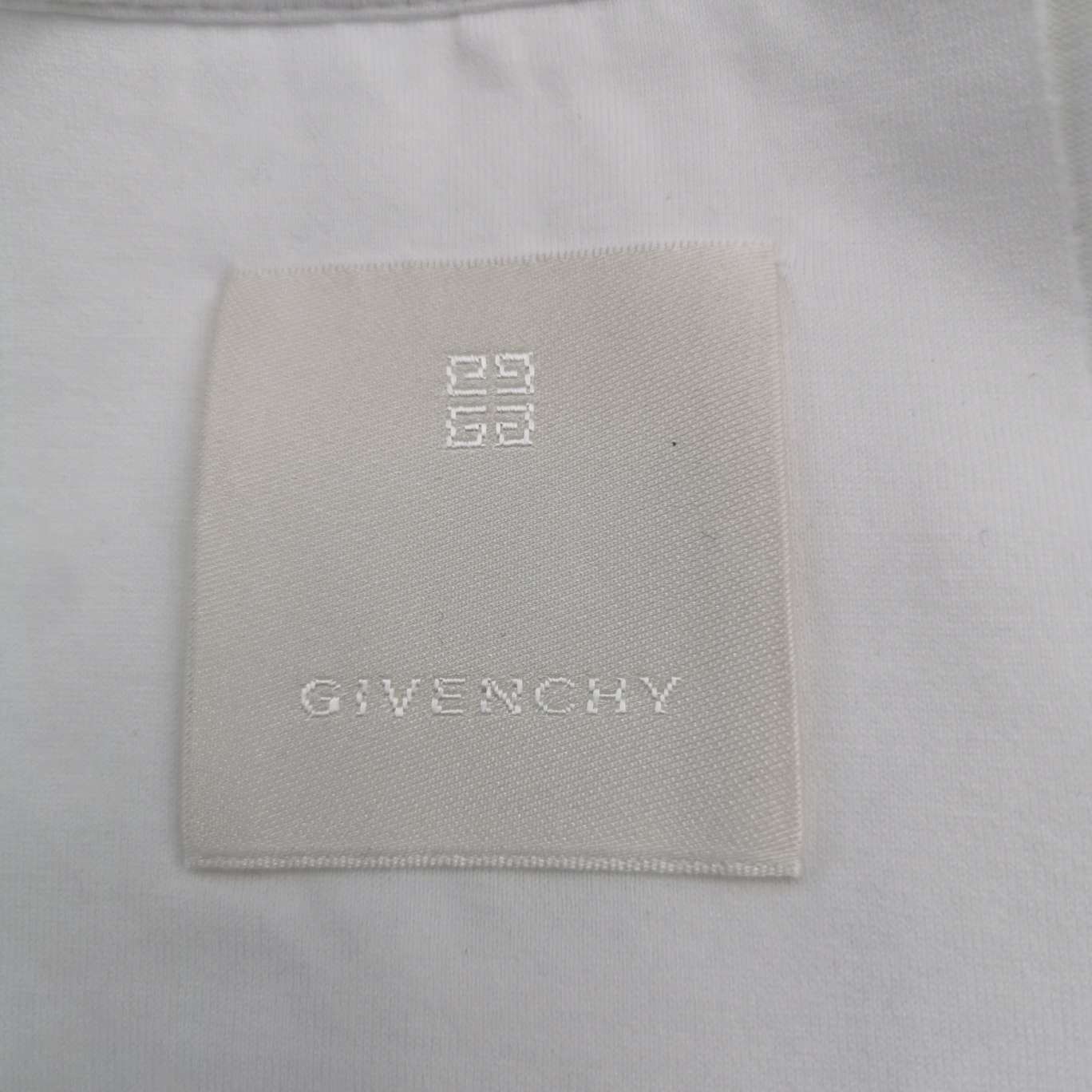 Givenchy Givenchy Crest Logo Patch Pocket T-Shirt Size L Size US L / EU 52-54 / 3 - 6 Thumbnail