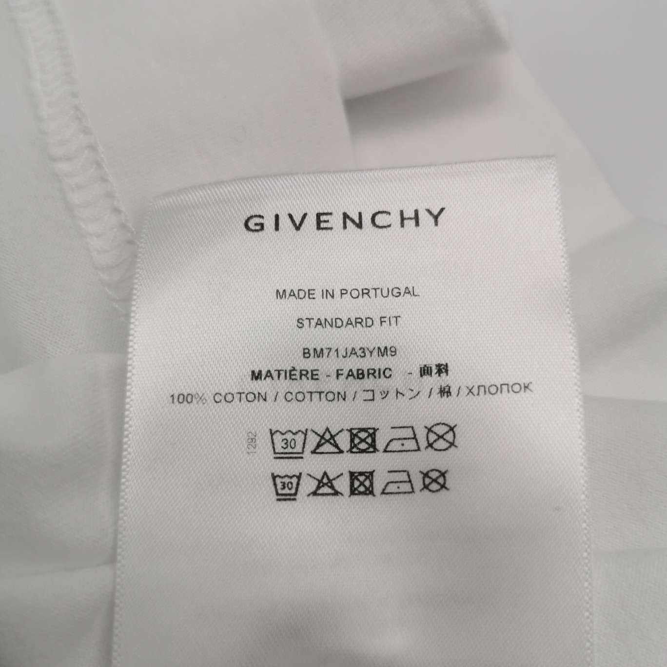 Givenchy Givenchy Crest Logo Patch Pocket T-Shirt Size L Size US L / EU 52-54 / 3 - 9 Thumbnail