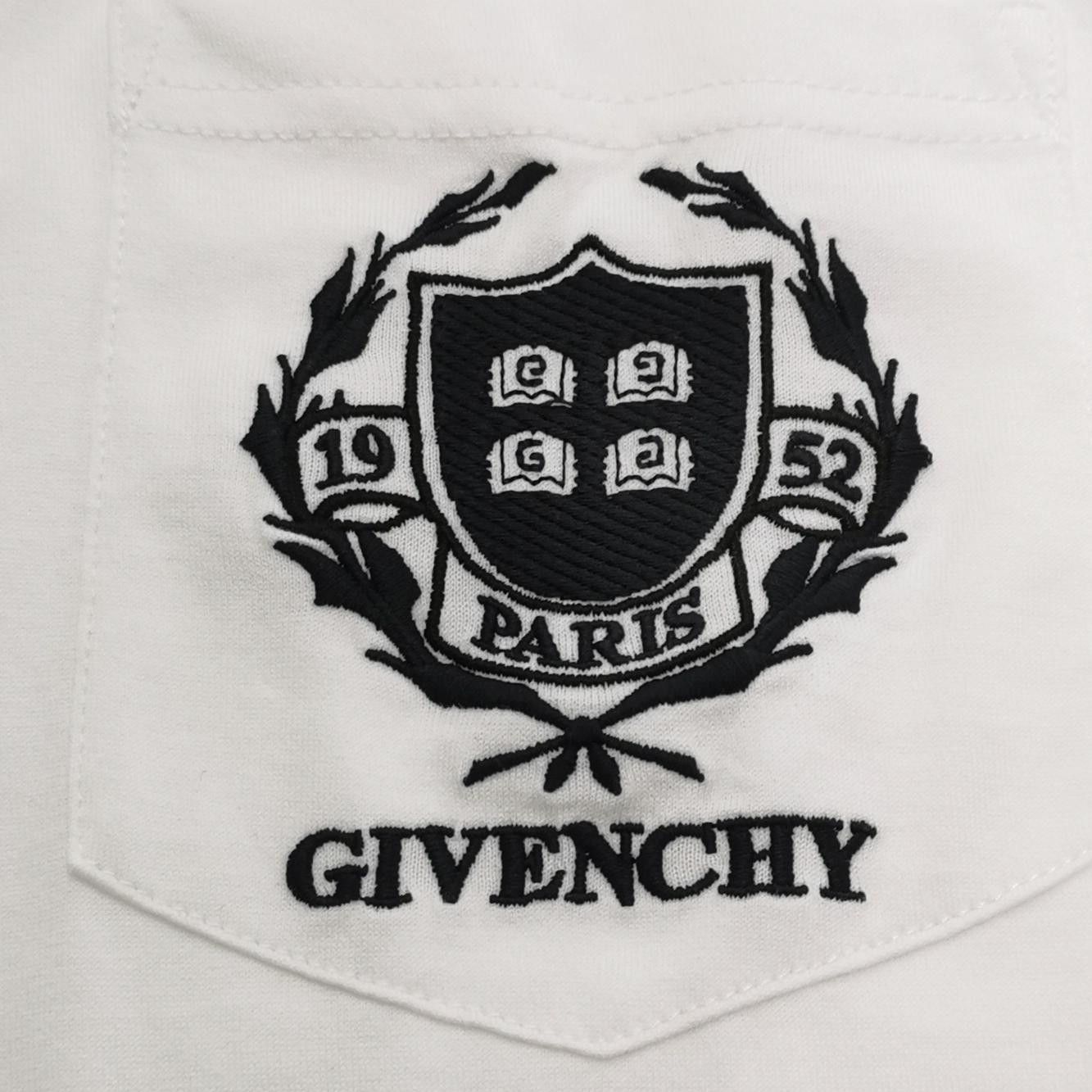 Givenchy Givenchy Crest Logo Patch Pocket T-Shirt Size L Size US L / EU 52-54 / 3 - 4 Thumbnail