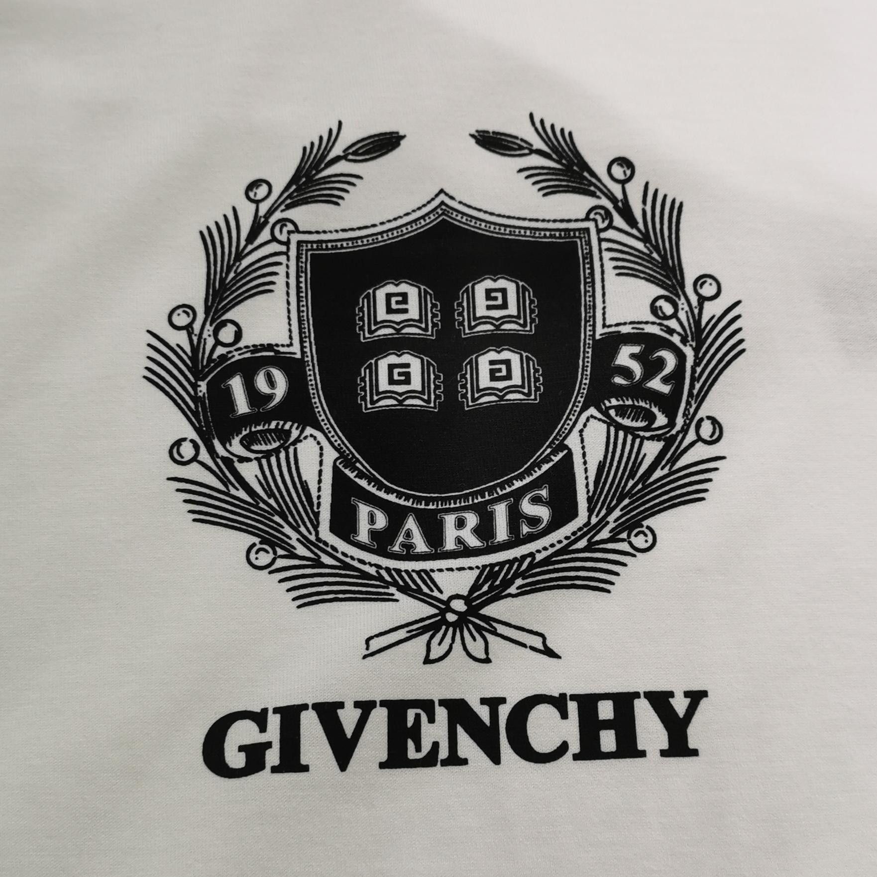 Givenchy Givenchy Crest Logo T-Shirt Size L Size US L / EU 52-54 / 3 - 4 Thumbnail