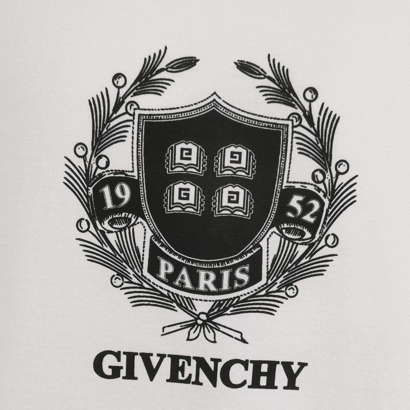 Givenchy Givenchy Paris Crest Logo T-Shirt L Size US L / EU 52-54 / 3 - 4 Thumbnail