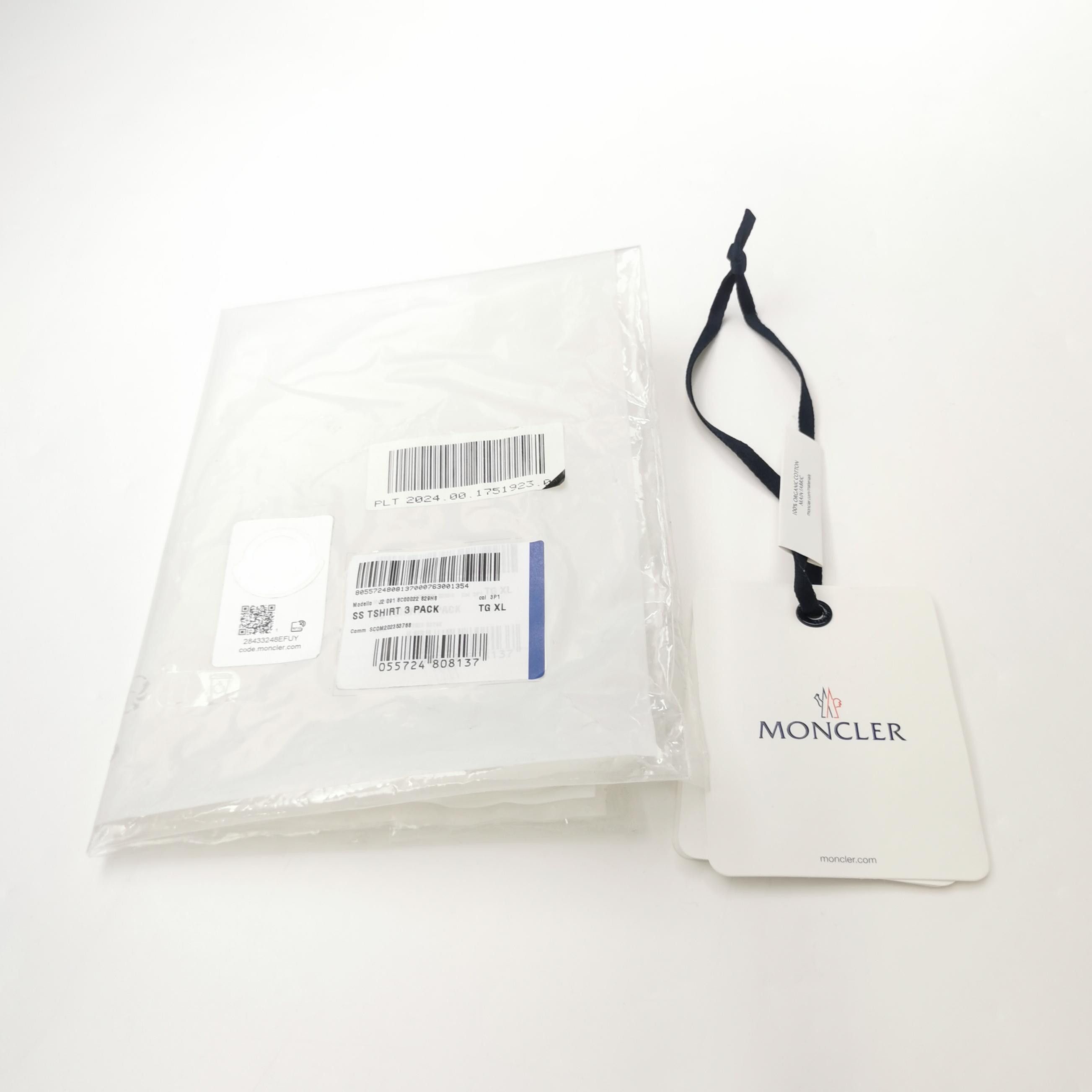Moncler Moncler Logo Patch White T-Shirt XL Size US XL / EU 56 / 4 - 5 Thumbnail