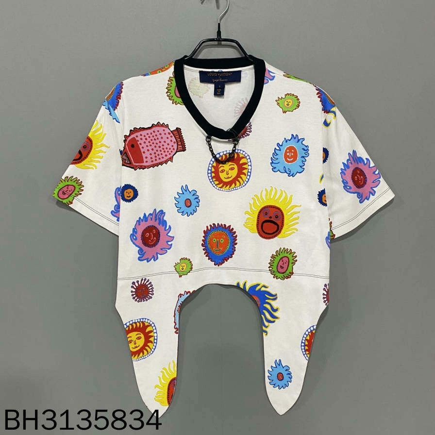 Louis Vuitton Louis Vuitton Printed Graphic T-Shirt S Women Size S / US 4 / IT 40 - 2 Thumbnail