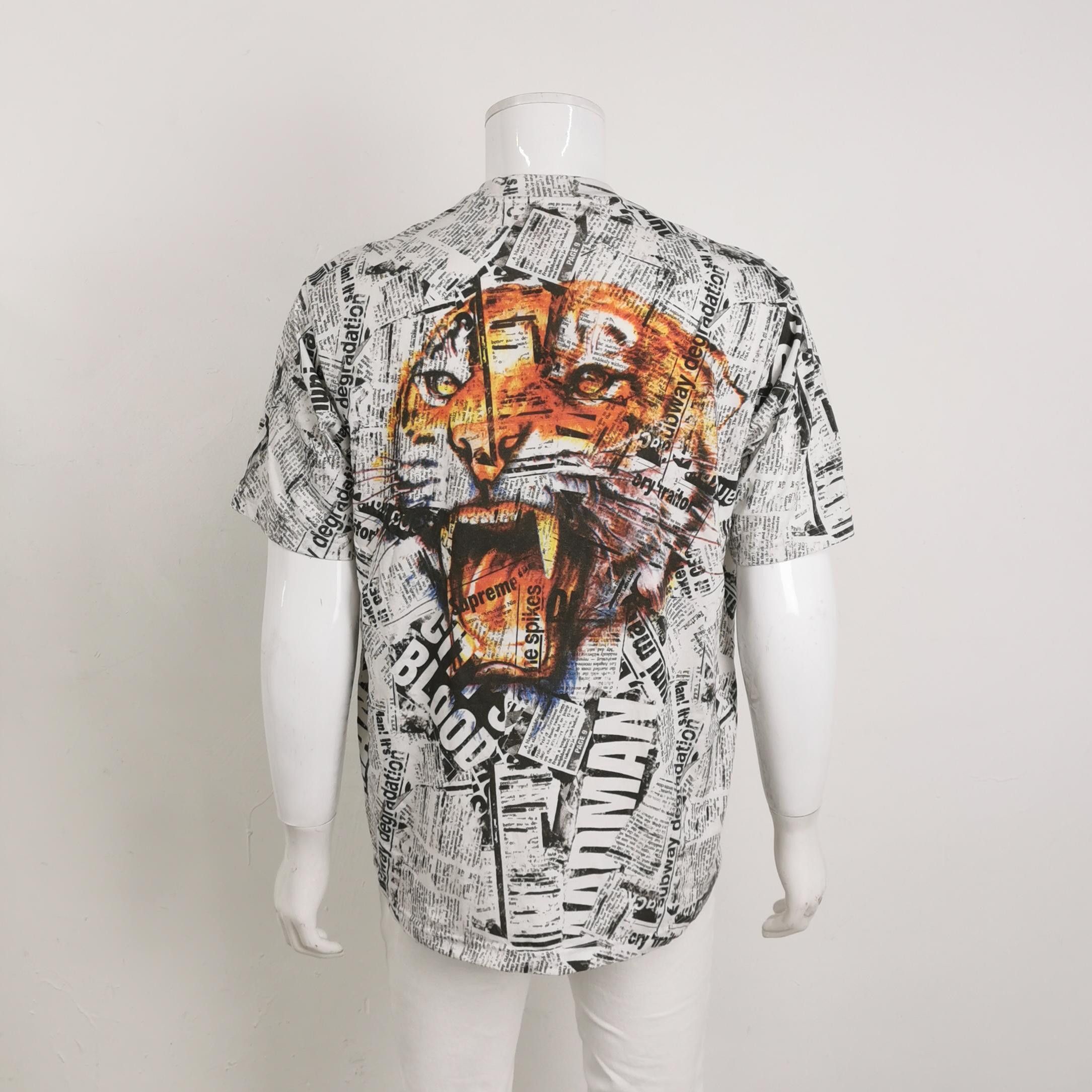 Supreme Supreme Tiger Newspaper Print T-Shirt Size M Size US M / EU 48-50 / 2 - 3 Thumbnail