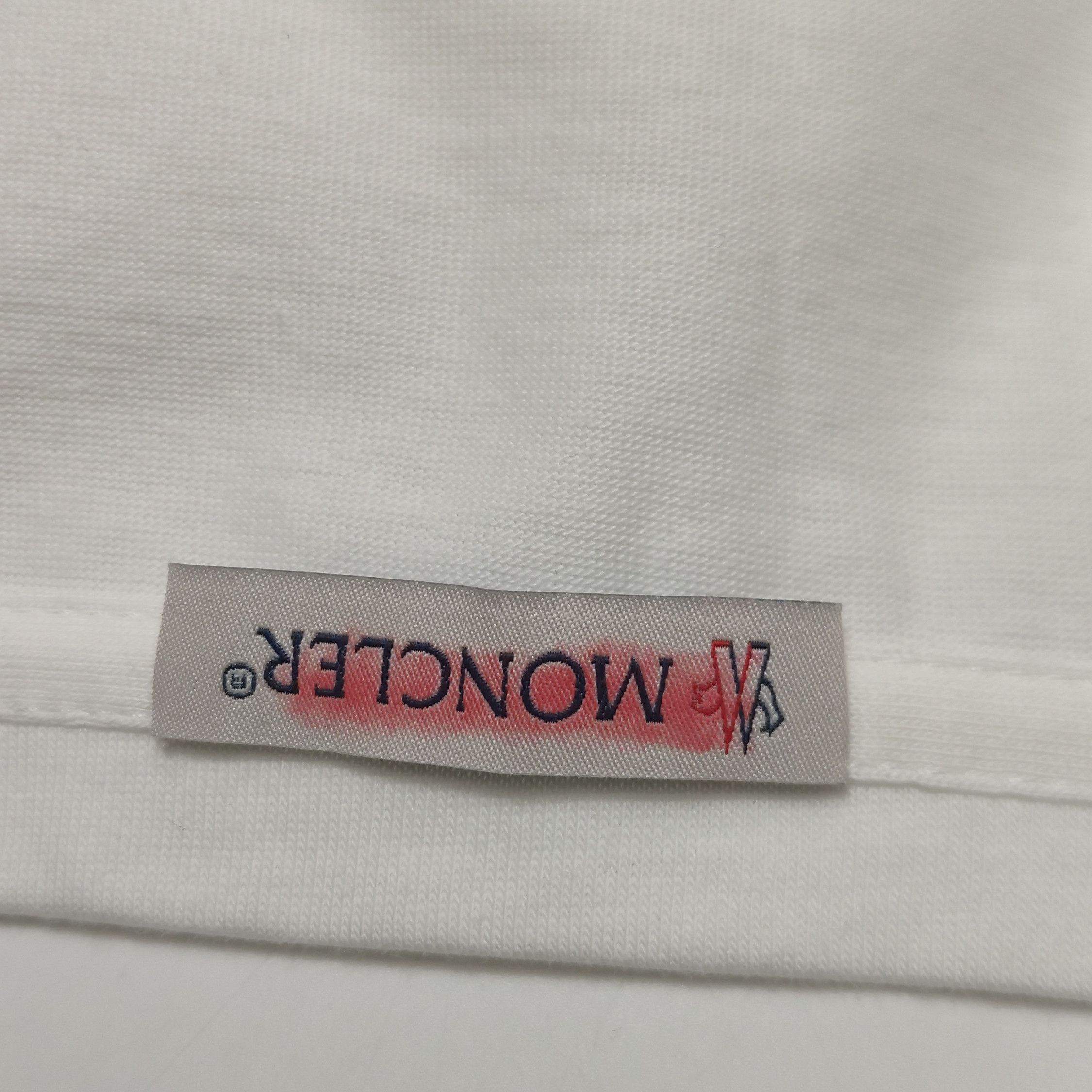 Moncler Moncler Logo Patch White T-Shirt Size M Size US M / EU 48-50 / 2 - 10 Thumbnail