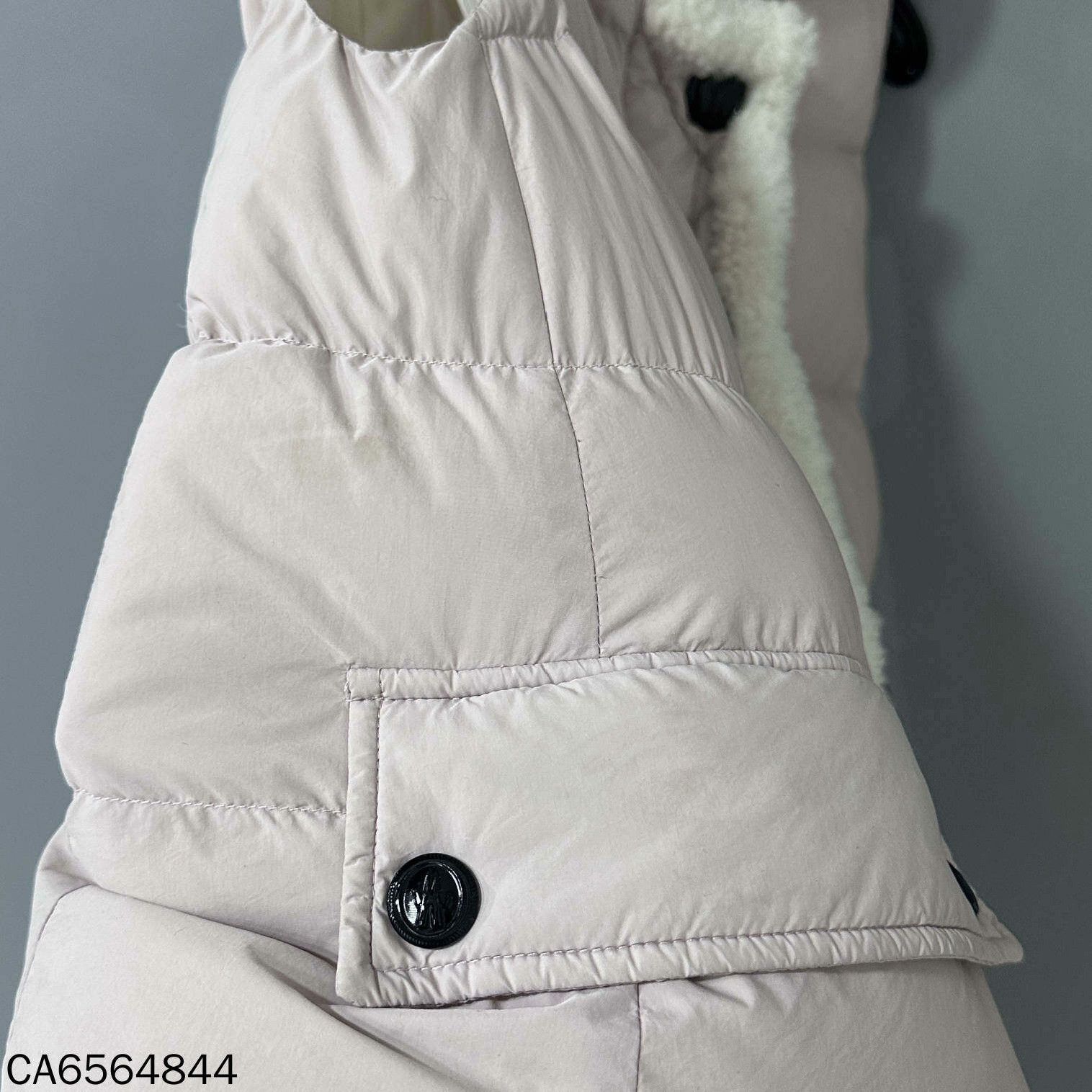Moncler Moncler Down White Down Jacket S Women Size S / US 4 / IT 40 - 5 Thumbnail