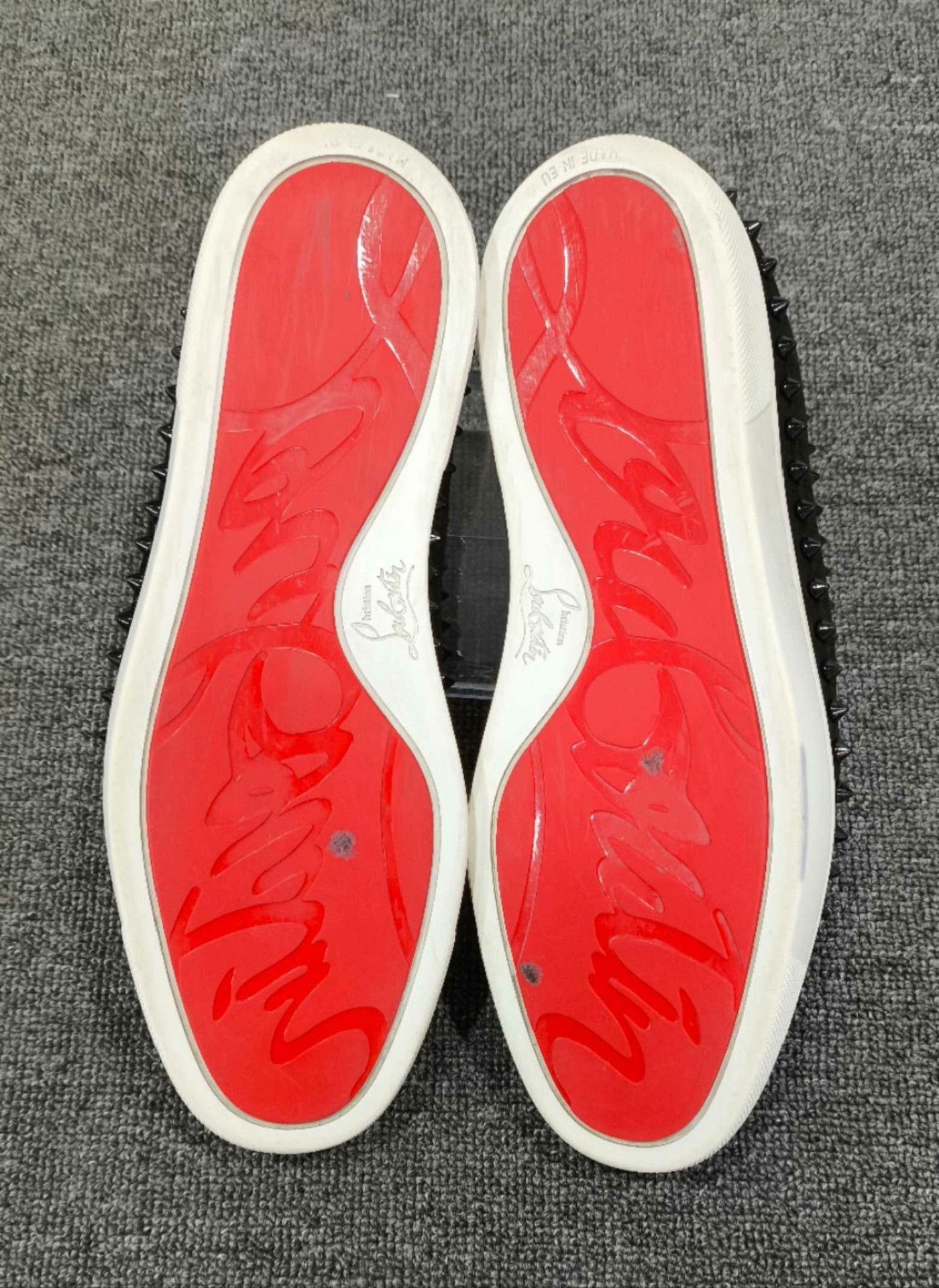 Christian Louboutin Christian Louboutin Suede Red Lowtop Sneakers 9.5 Men Size US 9.5 / EU 42-43 - 6 Thumbnail