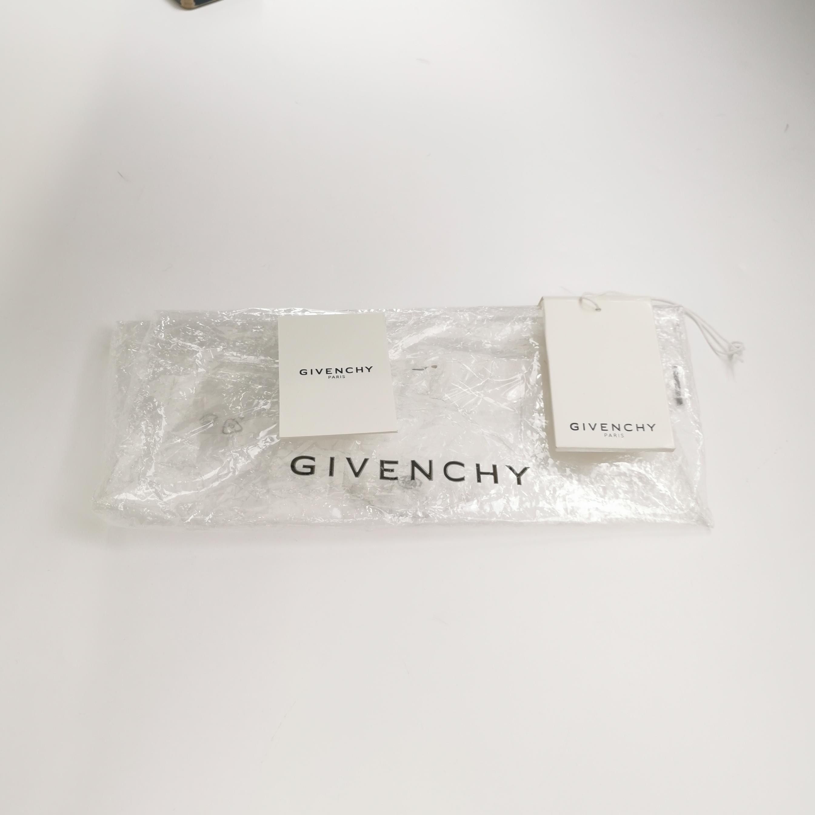 Givenchy Givenchy Lion Graphic T-Shirt Size M Size US M / EU 48-50 / 2 - 5 Thumbnail
