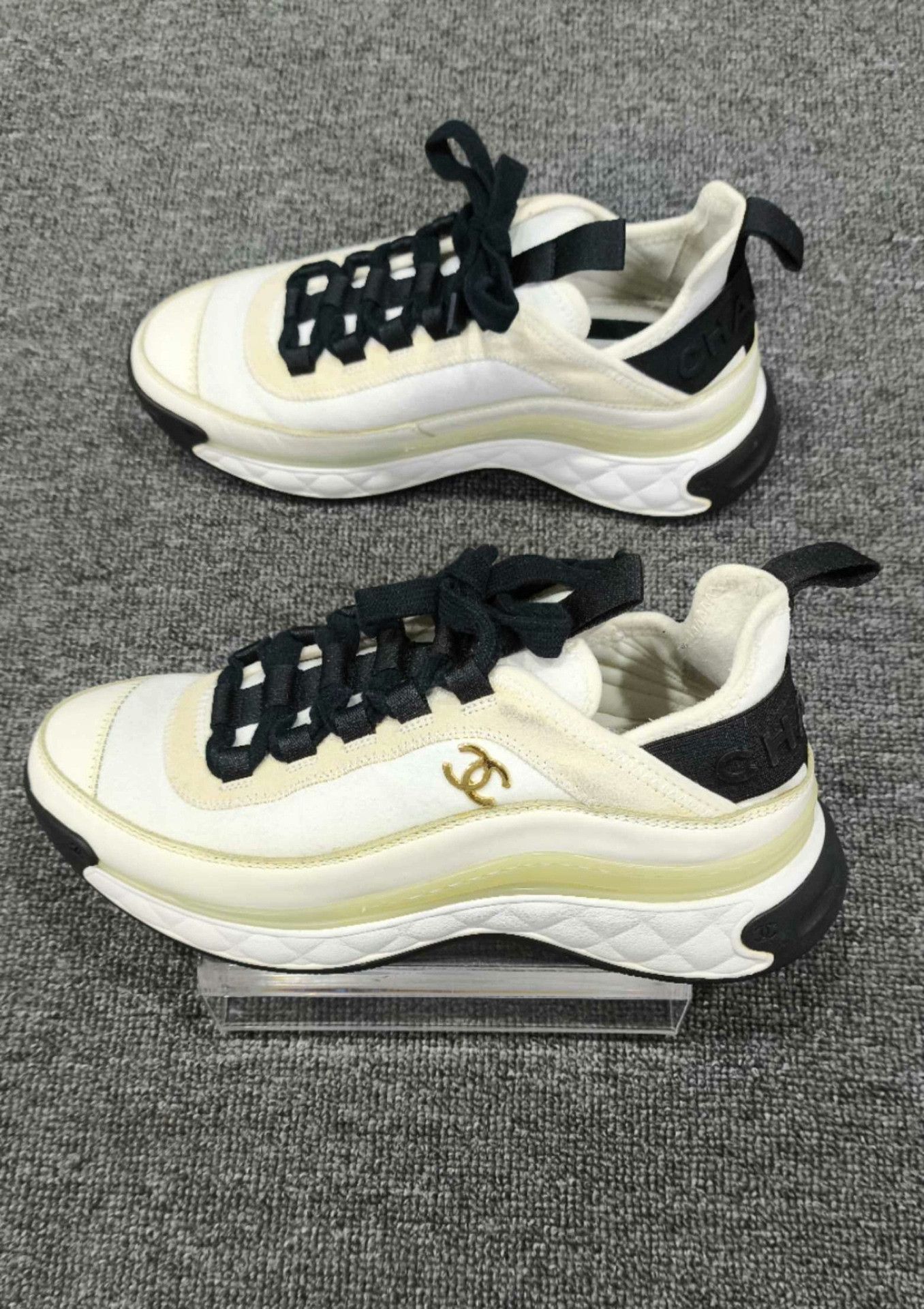 Chanel Chanel Retro Gold Lowtop Sneakers us_6 Women Size US 6 / IT 36 - 3 Thumbnail