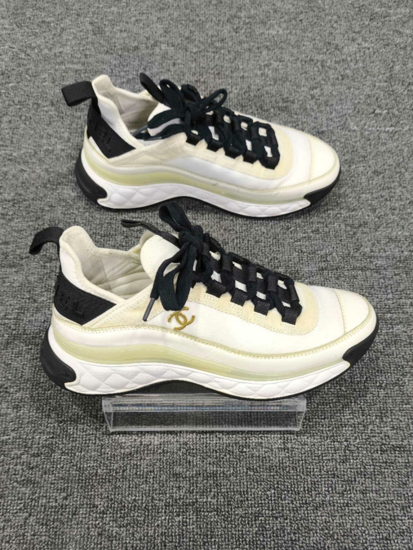 Chanel Chanel Retro Gold Lowtop Sneakers us_6 Women Size US 6 / IT 36 - 4 Thumbnail